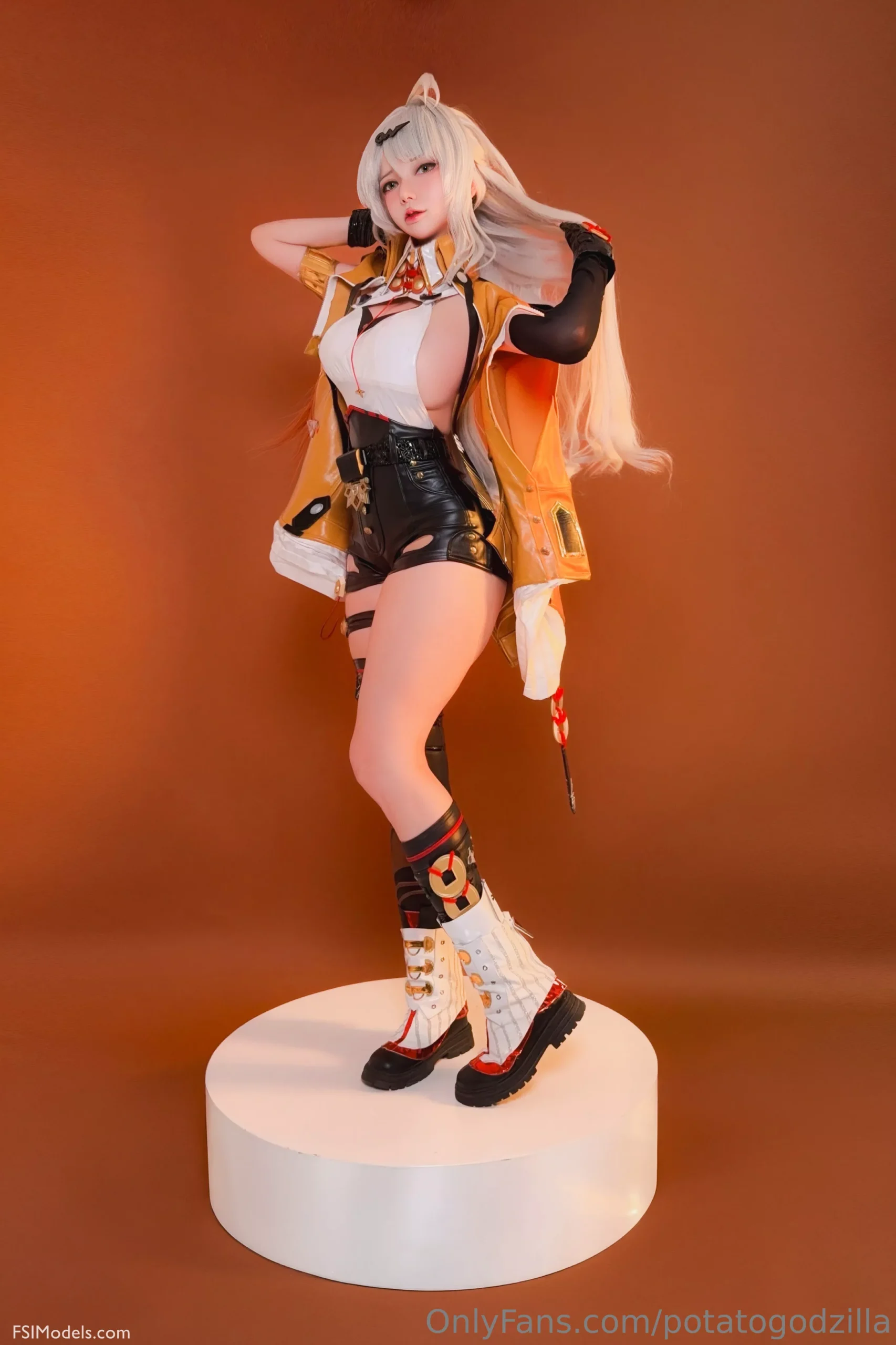 Potato Godzilla - Yixuan Cosplay Photos - 3