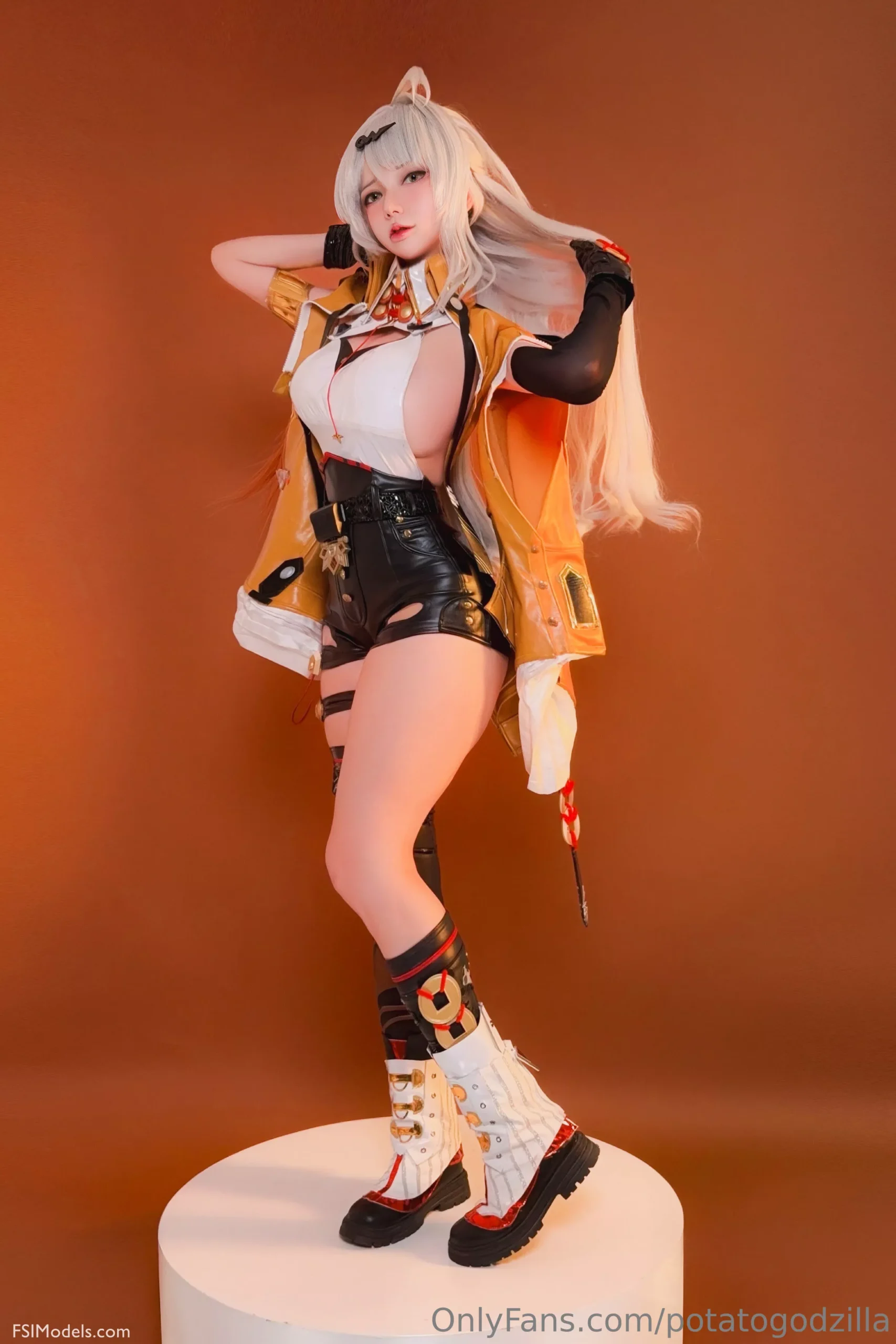 Potato Godzilla - Yixuan Cosplay Photos - 5