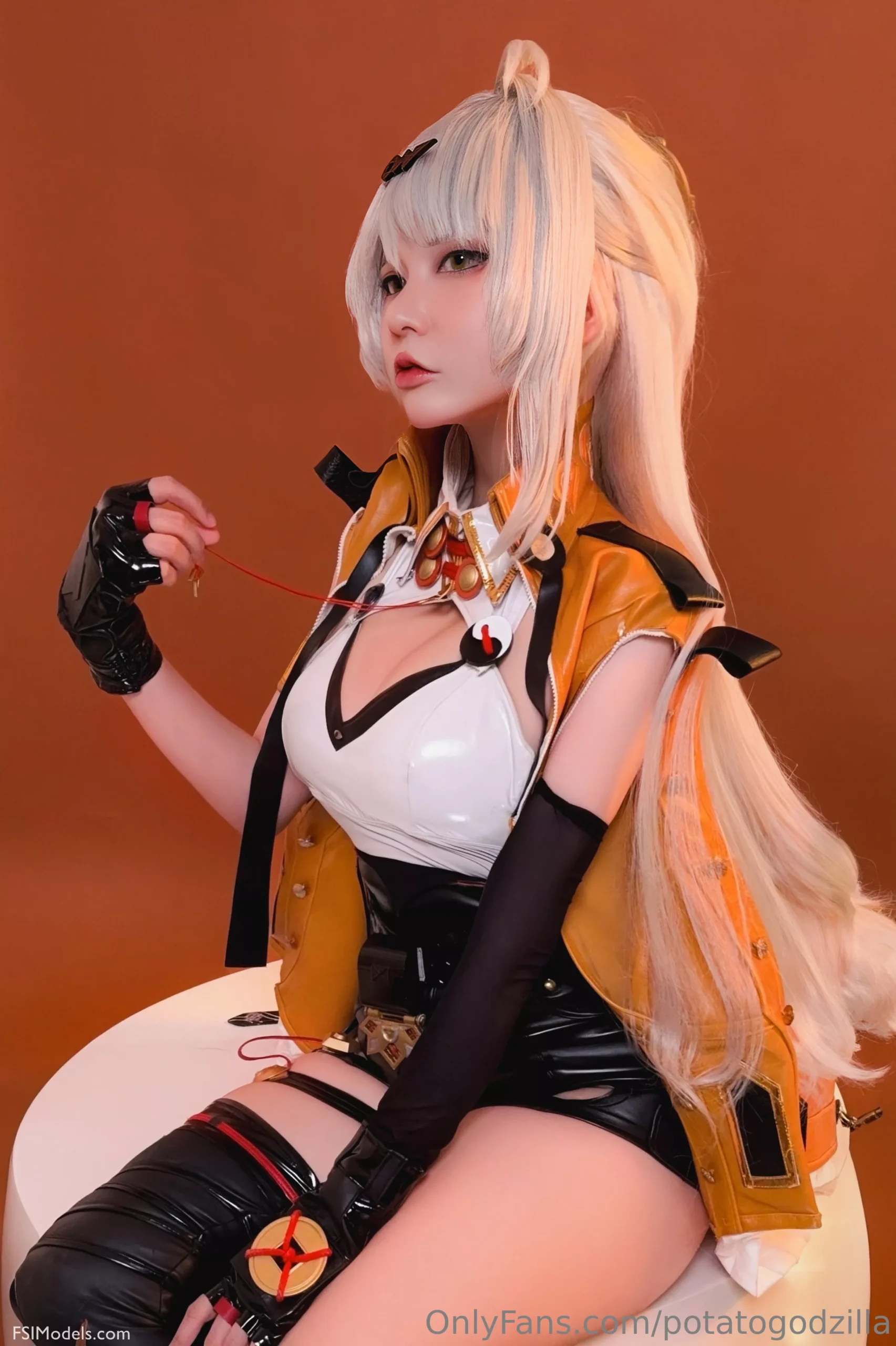 Potato Godzilla - Yixuan Cosplay Photos - 11