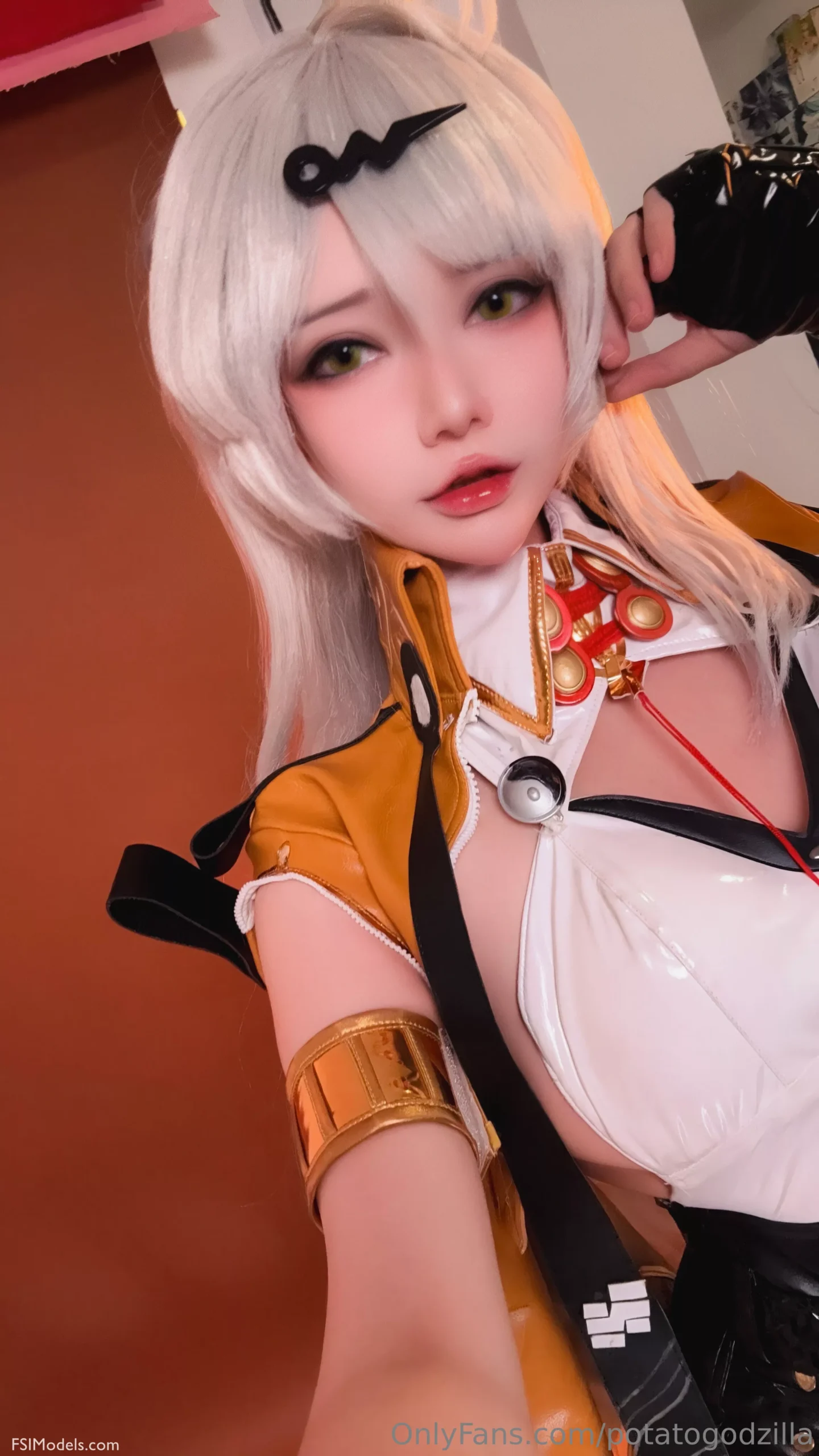 Potato Godzilla - Yixuan Cosplay Photos - 61