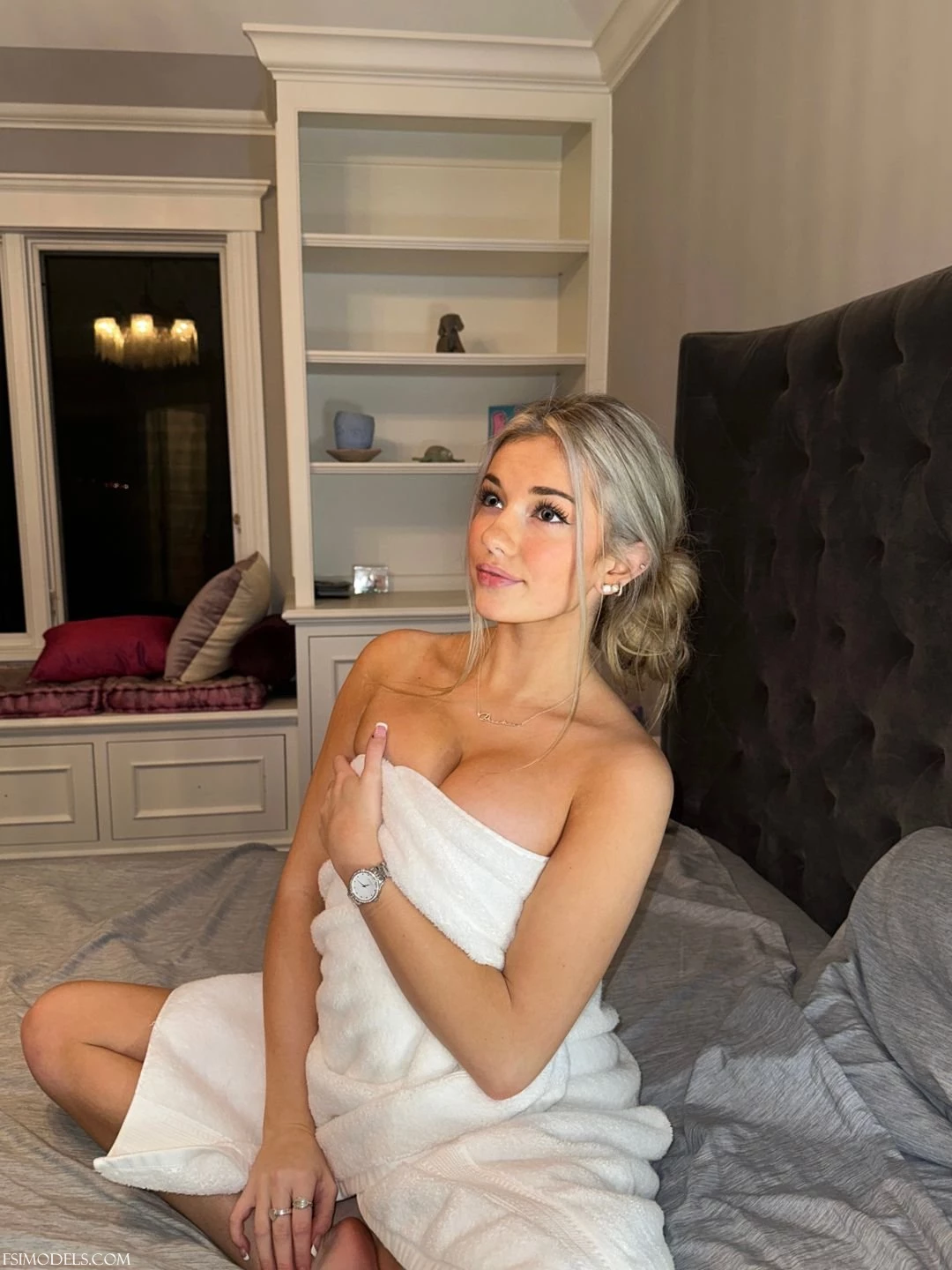 Breckie Hill Nude Cleavage OnlyFans Selfies - 1