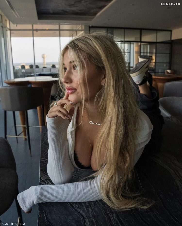 Breckie Hill Nude Cleavage OnlyFans Selfies - 21