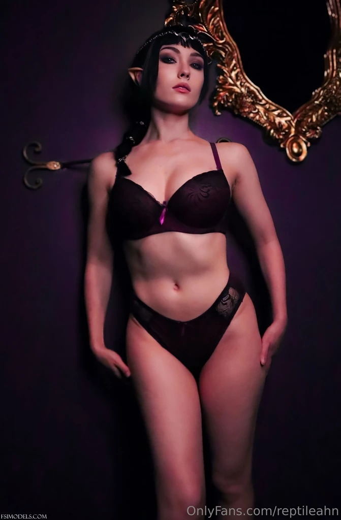 ChameLeahn - Shadowheart Lingerie Cosplay Set Photos - 10 ChameLeahn - Shadowheart Lingerie Cosplay Set Photos - 9