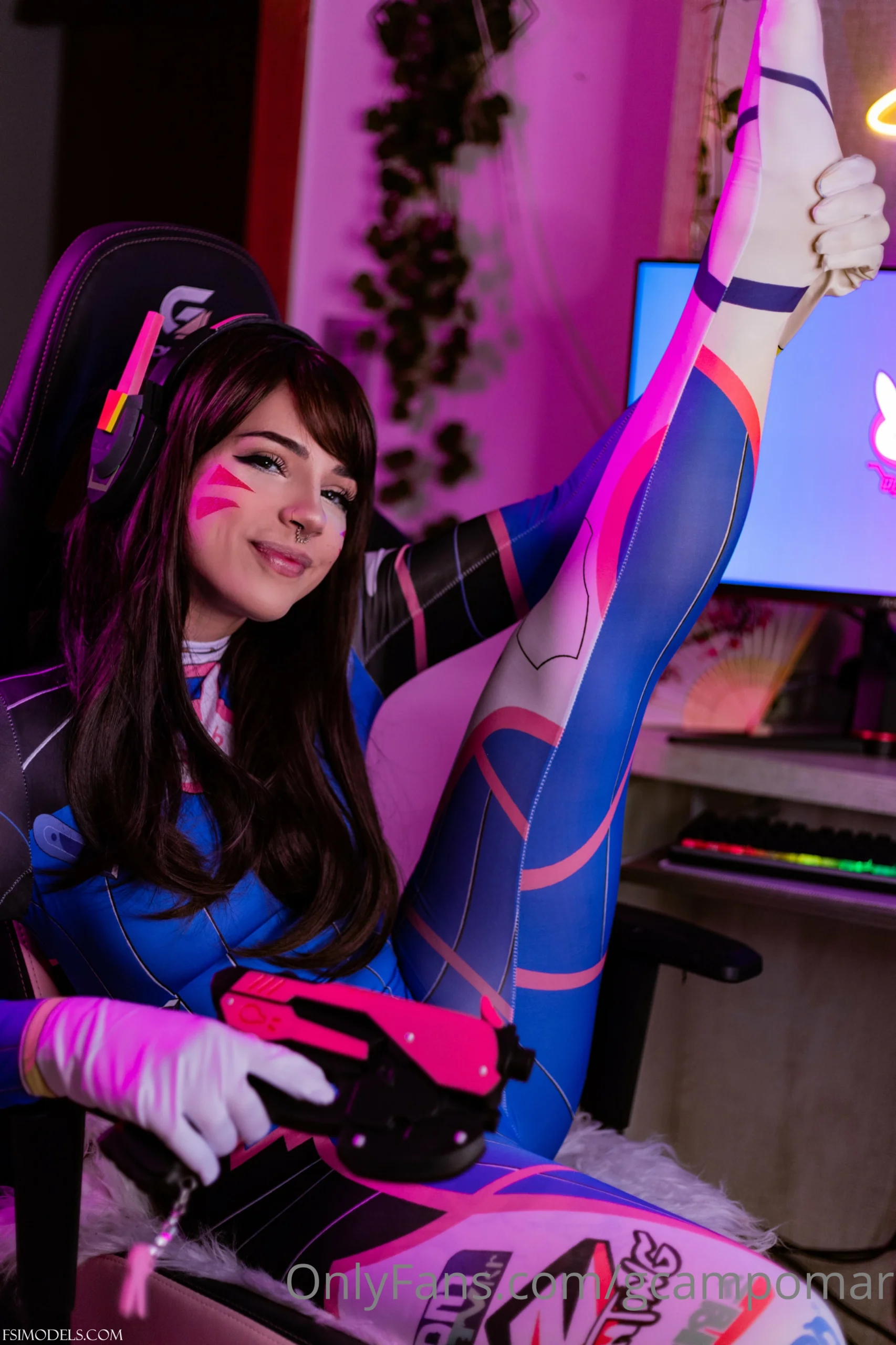 Giovanna Campomar – D.Va Cosplay Photos - 18 Giovanna Campomar – D.Va Cosplay Photos - 17