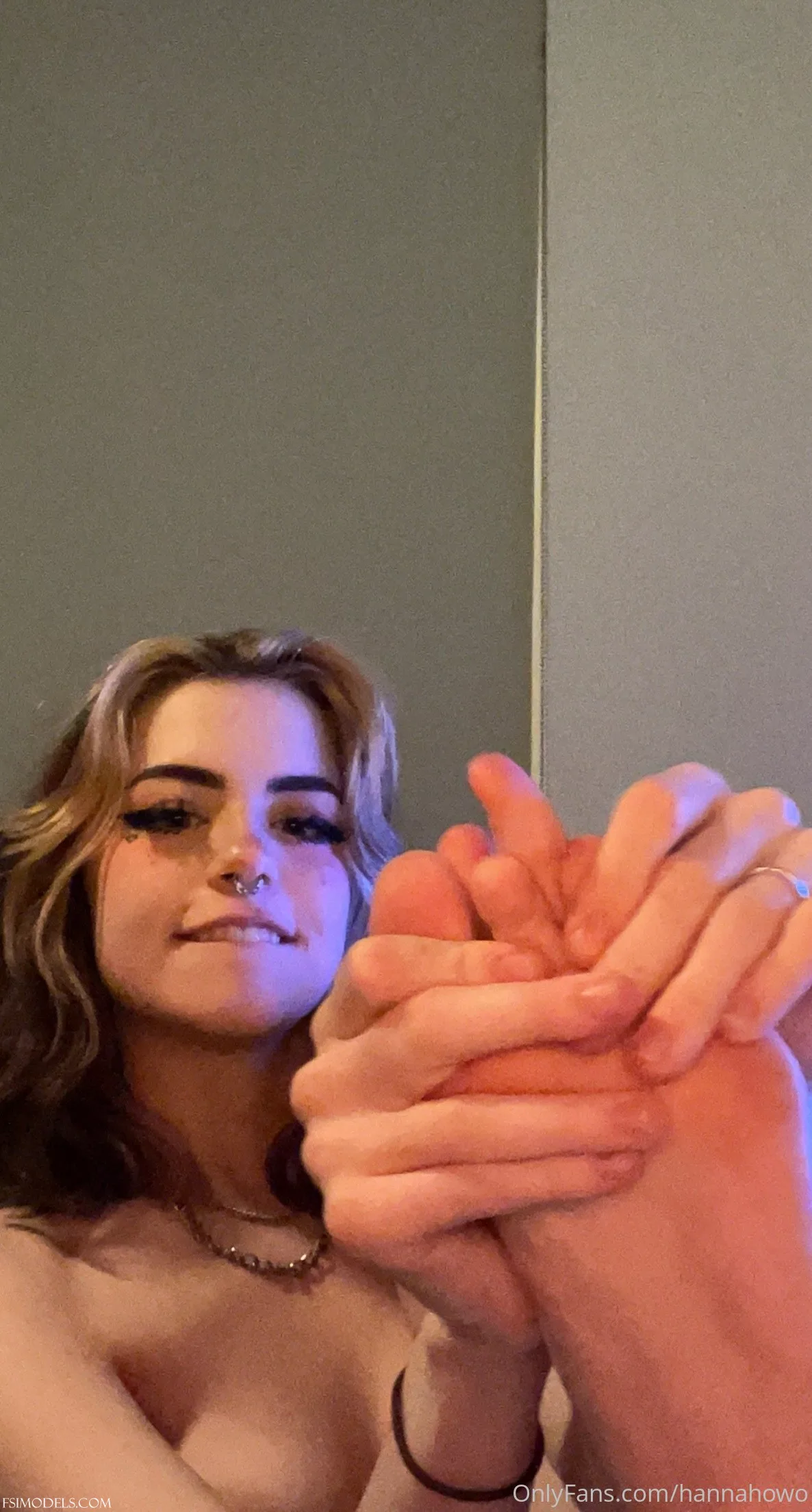 Hannah Owo Feet Nude Tease Photos - 17