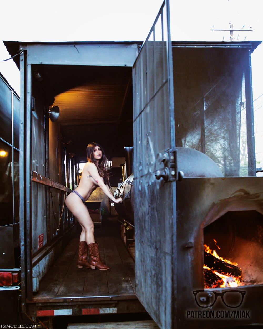 Mia Khalifa Red Lingerie Kitchen Photos - 20 Mia Khalifa Red Lingerie Kitchen Photos - 19