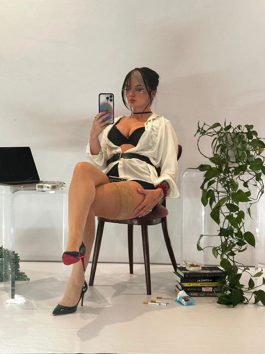 PeachJars Onlyfans Sexy Troubled Secretary PPV Photos - 21