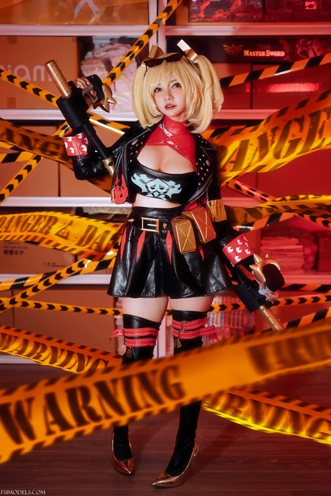 Potato Godzilla - Burnice Cosplay Photos - 4 Potato Godzilla - Burnice Cosplay Photos - 3