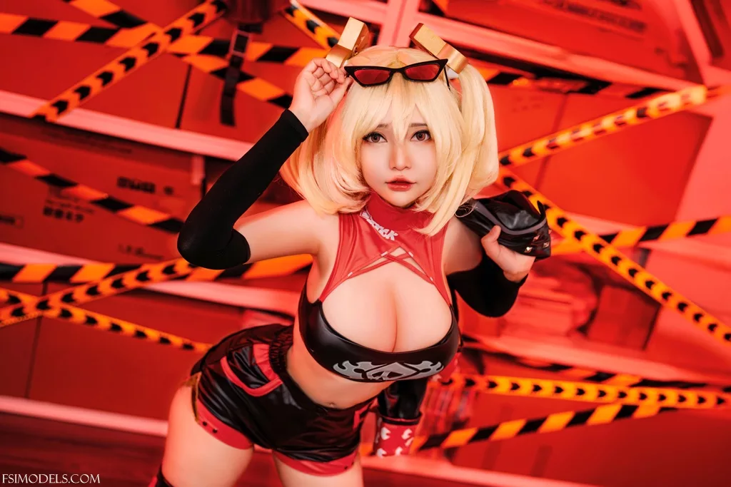 Potato Godzilla - Burnice Cosplay Photos - 28 Potato Godzilla - Burnice Cosplay Photos - 27