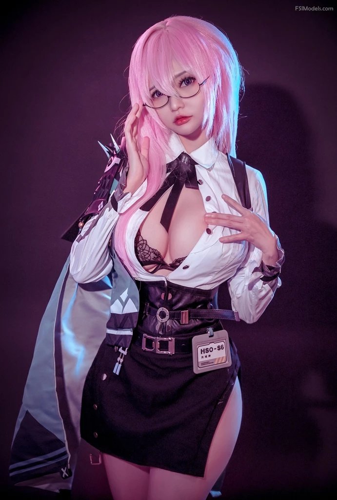 Potato Godzilla - Yanagi (Zenless Zone Zero) Cosplay Set Photos - 18 Potato Godzilla - Yanagi (Zenless Zone Zero) Cosplay Set Photos - 17