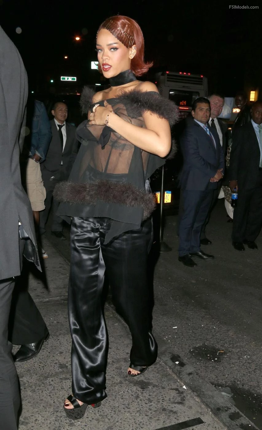 Rihanna Candid See-Through Nipple Slip Photos Leaked Photos - 31
