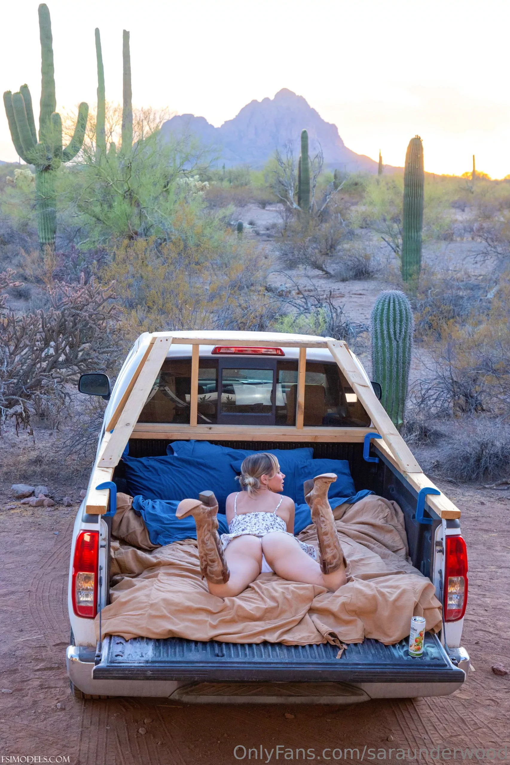 Sara Jean Underwood OnlyFans Outdoor Ass Tease Photos - 11