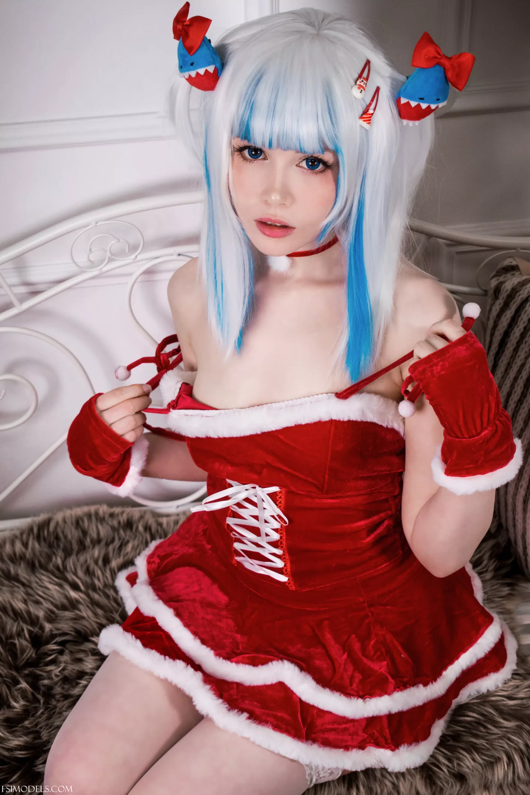Suna Bunny - Gawr Gura Xmas Cosplay Photos - 127