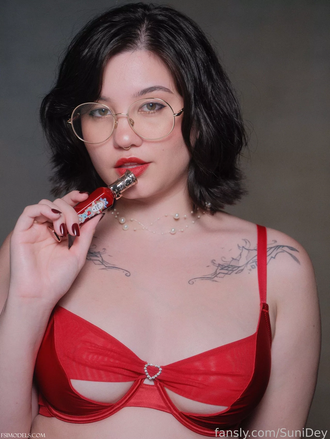 Sunidey Seductive Red Lingerie Cosplay Photos - 3