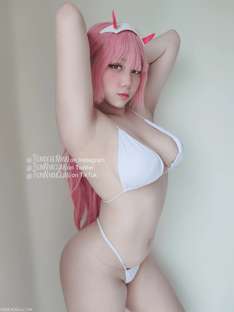 Tsunnyanchan - Zero Two Cosplay Set Photos - 10 Tsunnyanchan - Zero Two Cosplay Set Photos - 9
