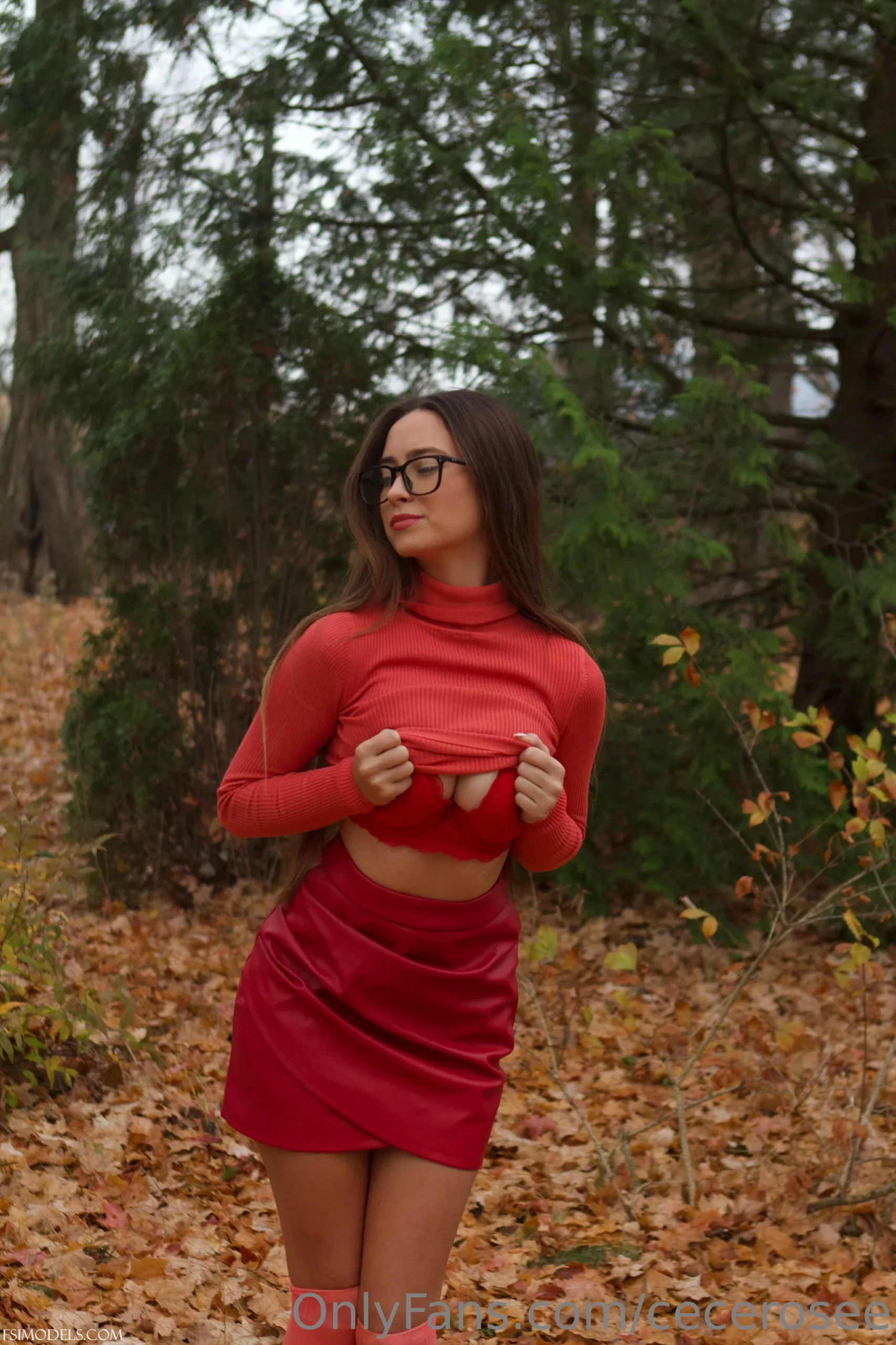 CeCe Rose Velma Dinkley Cosplay Photos - 19