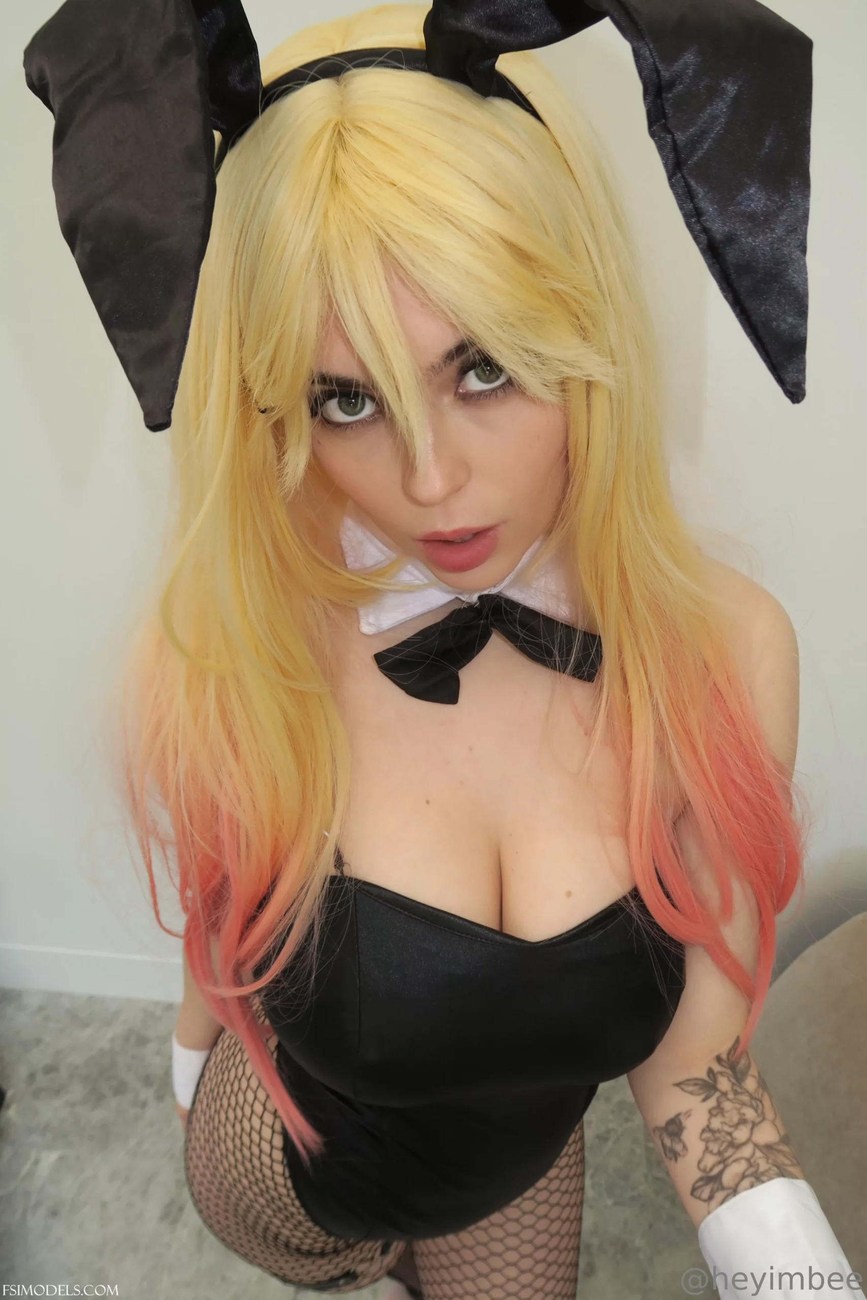 Heyimbee Bratty Bunny Girl Cosplay Ass Tease Photos - 1
