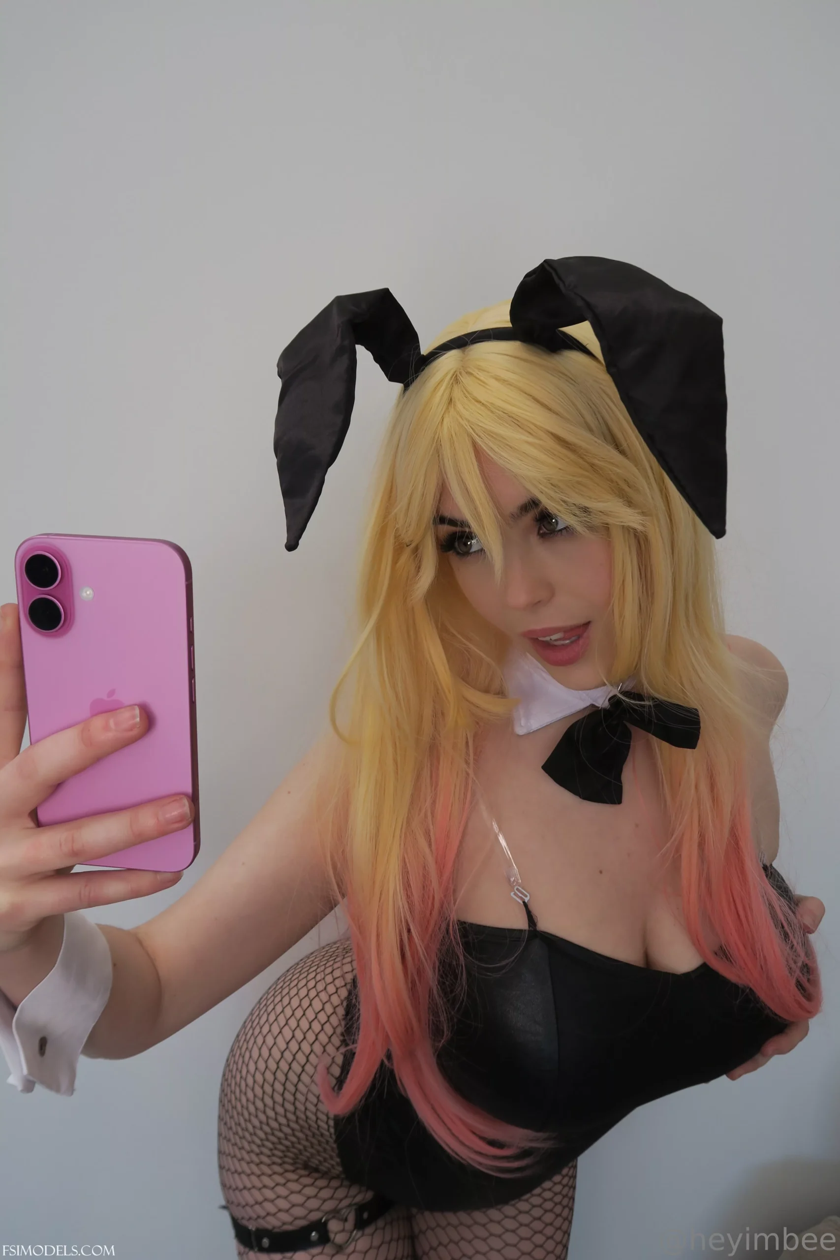 Heyimbee Bratty Bunny Girl Cosplay Ass Tease Photos - 5