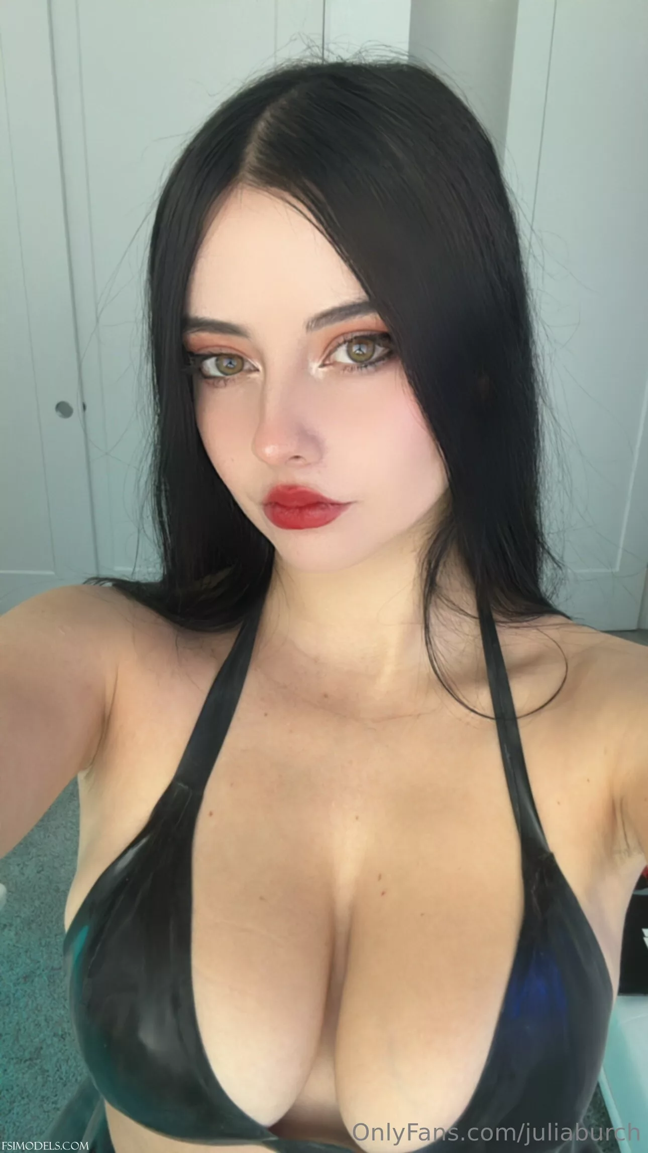 Julia Burch Nude Cleavage Tease Photos - 28 Julia Burch Nude Cleavage Tease Photos - 27