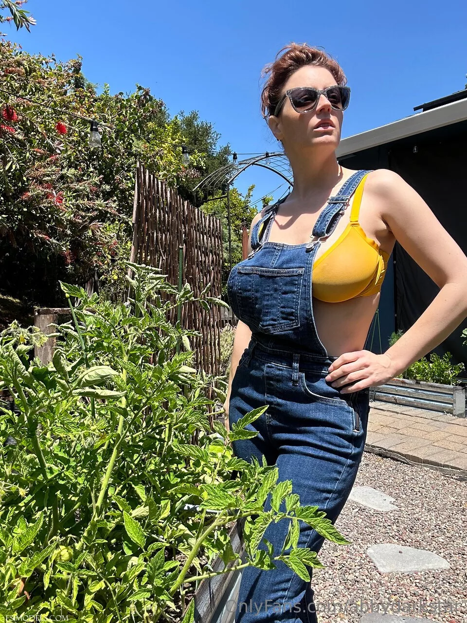 Abby DarkStar OnlyFans Gardener Boobs Tease Set - 10 Abby DarkStar OnlyFans Gardener Boobs Tease Set - 9