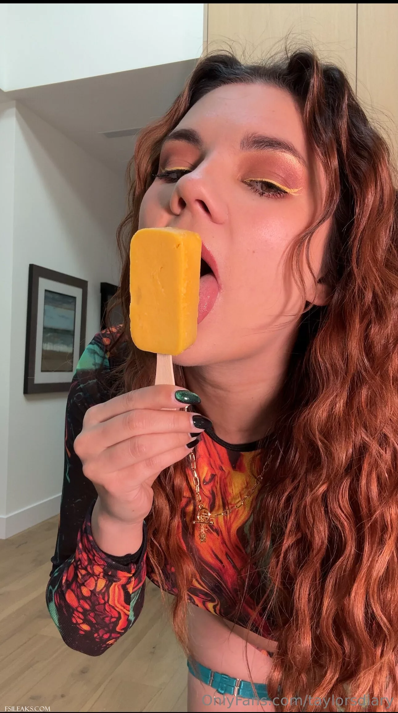 Dare Taylor OnlyFans Licking Nude Set - 2 Dare Taylor OnlyFans Licking Nude Set - 1