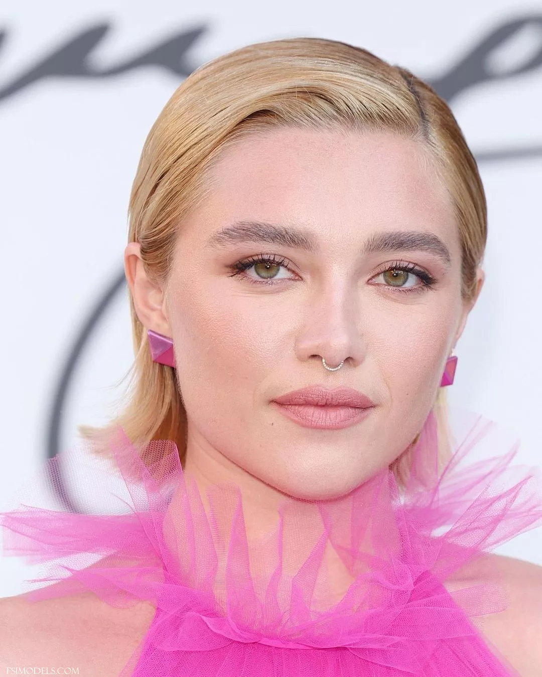 Florence Pugh Pink Sheer Tulle See Through Gown - 10 Florence Pugh Pink Sheer Tulle See Through Gown - 9