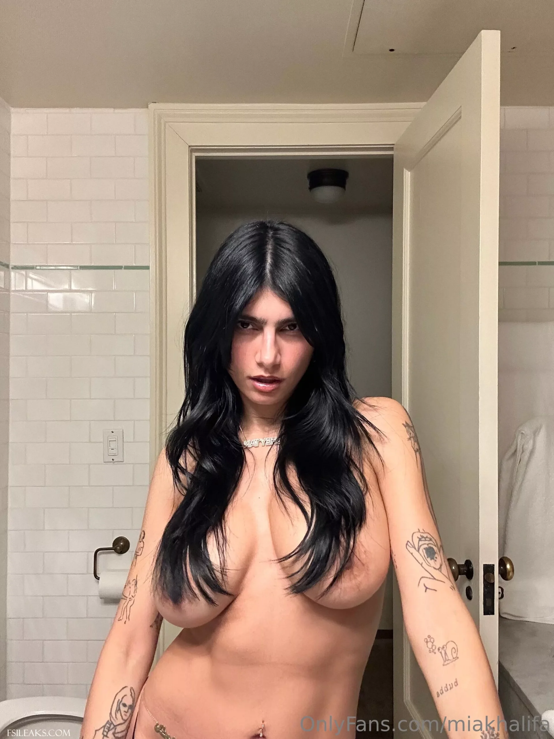 Mia Khalifa OnlyFans Bathroom Nude Boobs Set - 28 Mia Khalifa OnlyFans Bathroom Nude Boobs Set - 27