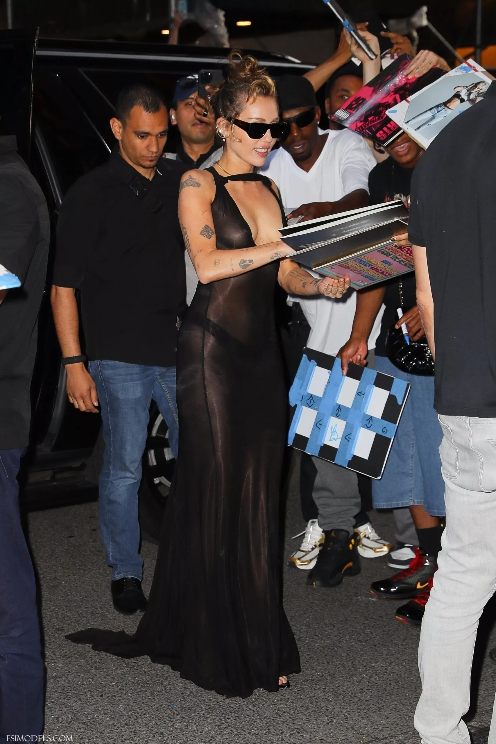 Miley Cyrus Braless NYC Hotel Outdoor Photos - 19