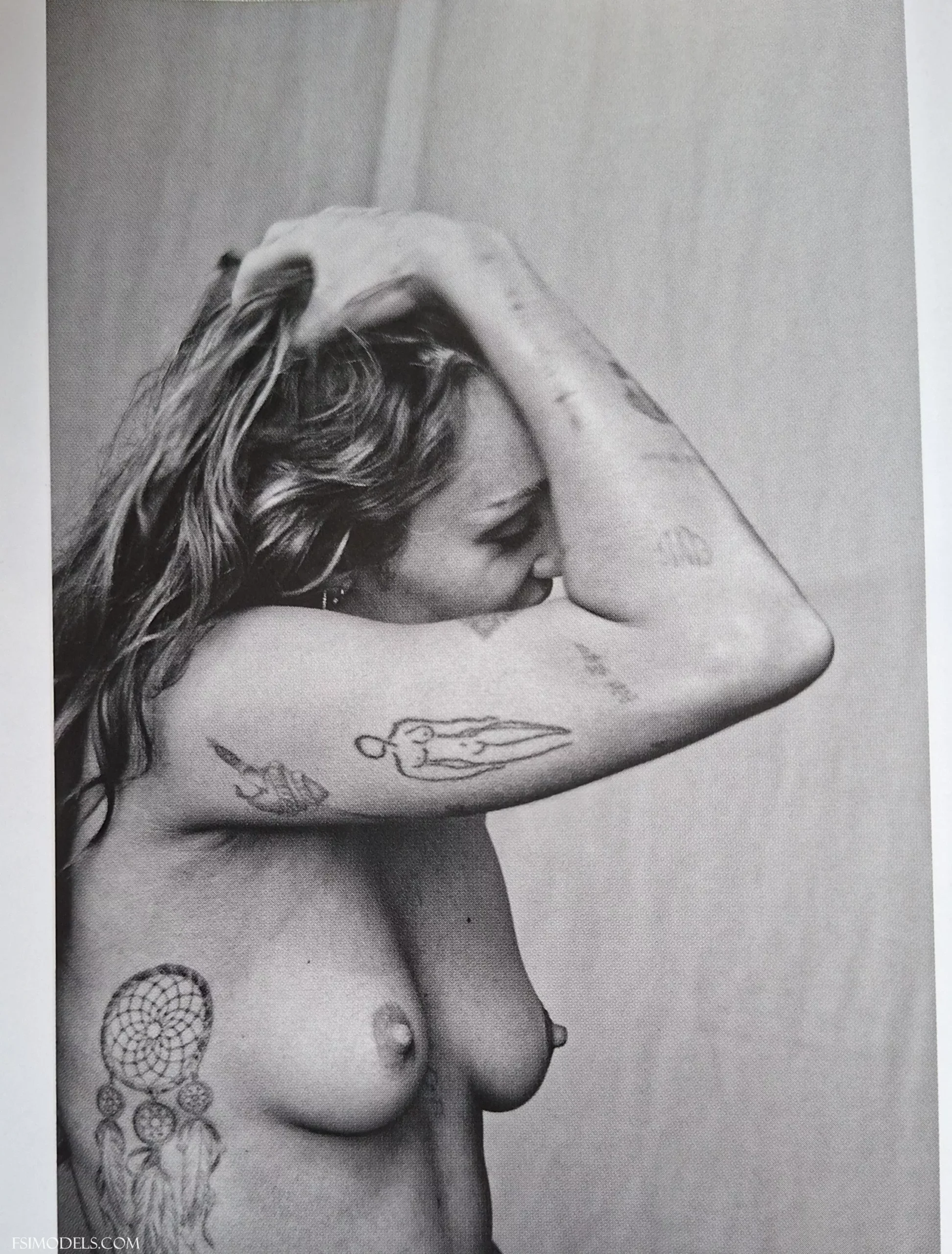 Miley Cyrus Young Nude Boobs Set - 17