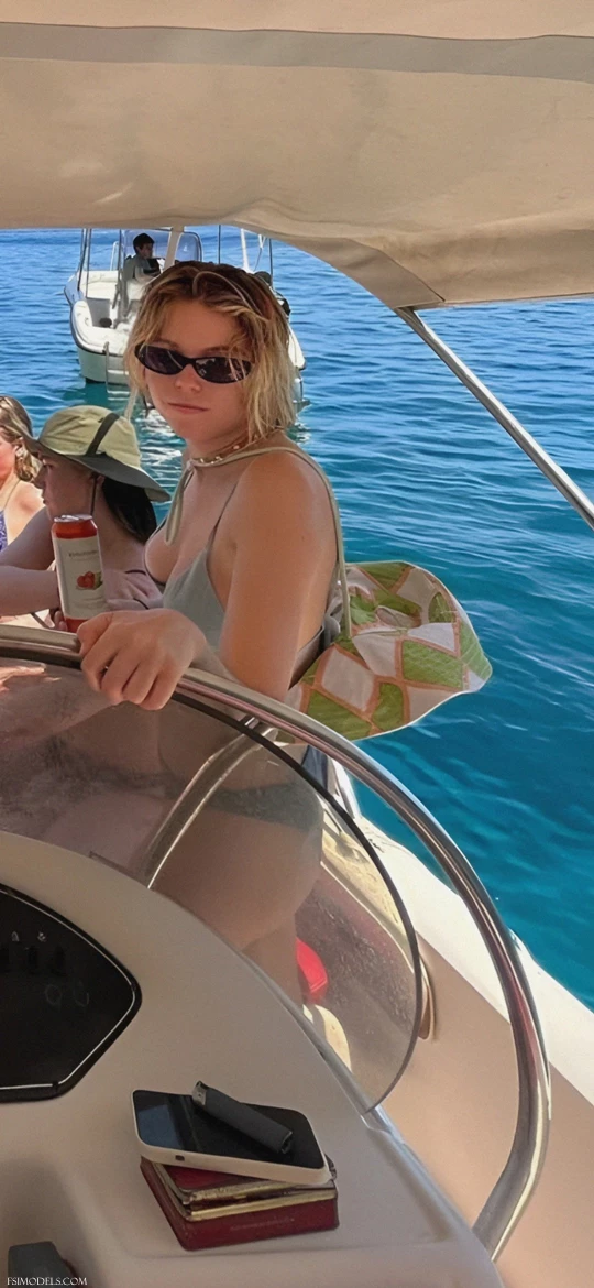 Milly Alcock Grecian Getaway Beach Set - 3