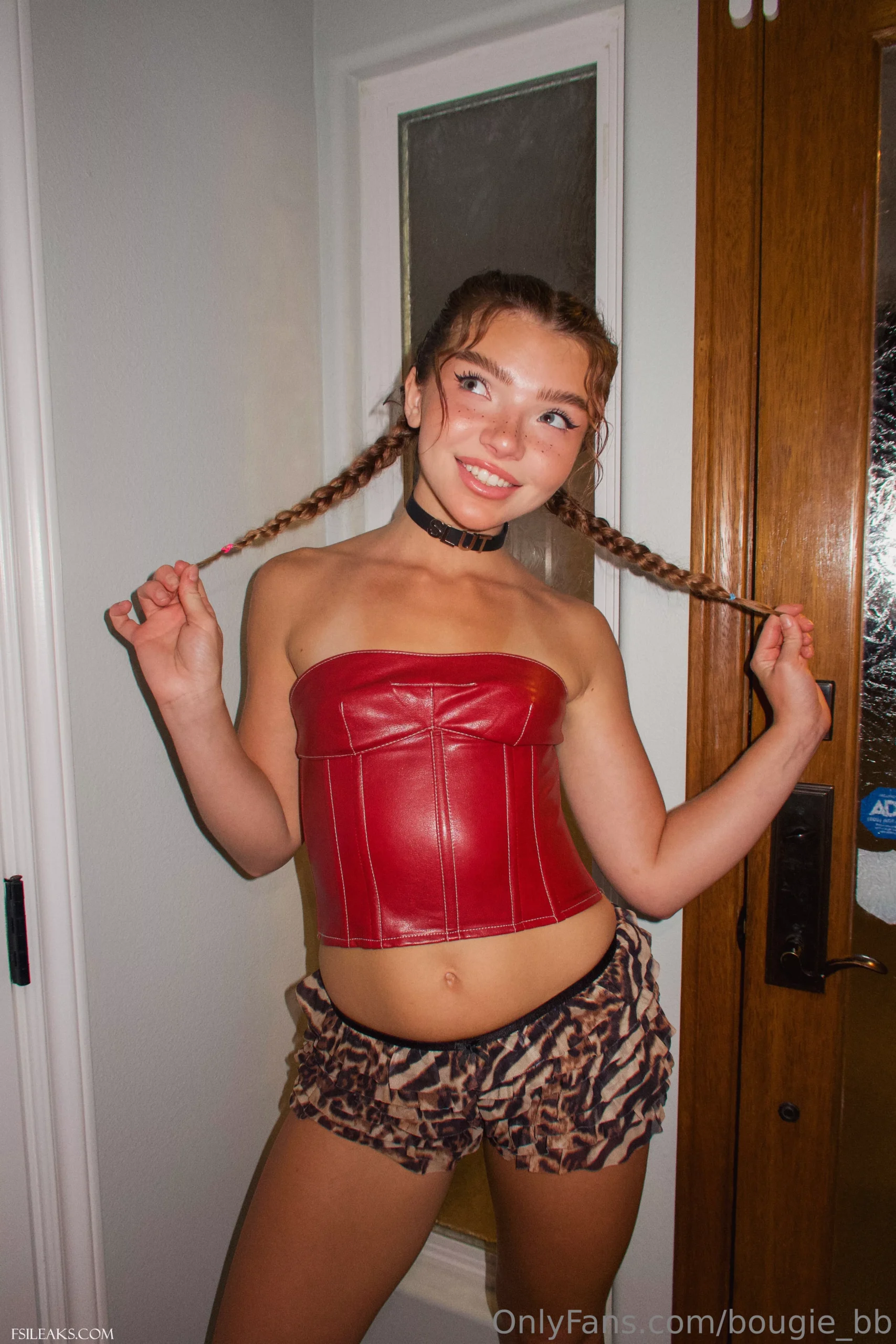 Briebellee OnlyFans Leather Nude Corset Set - 3