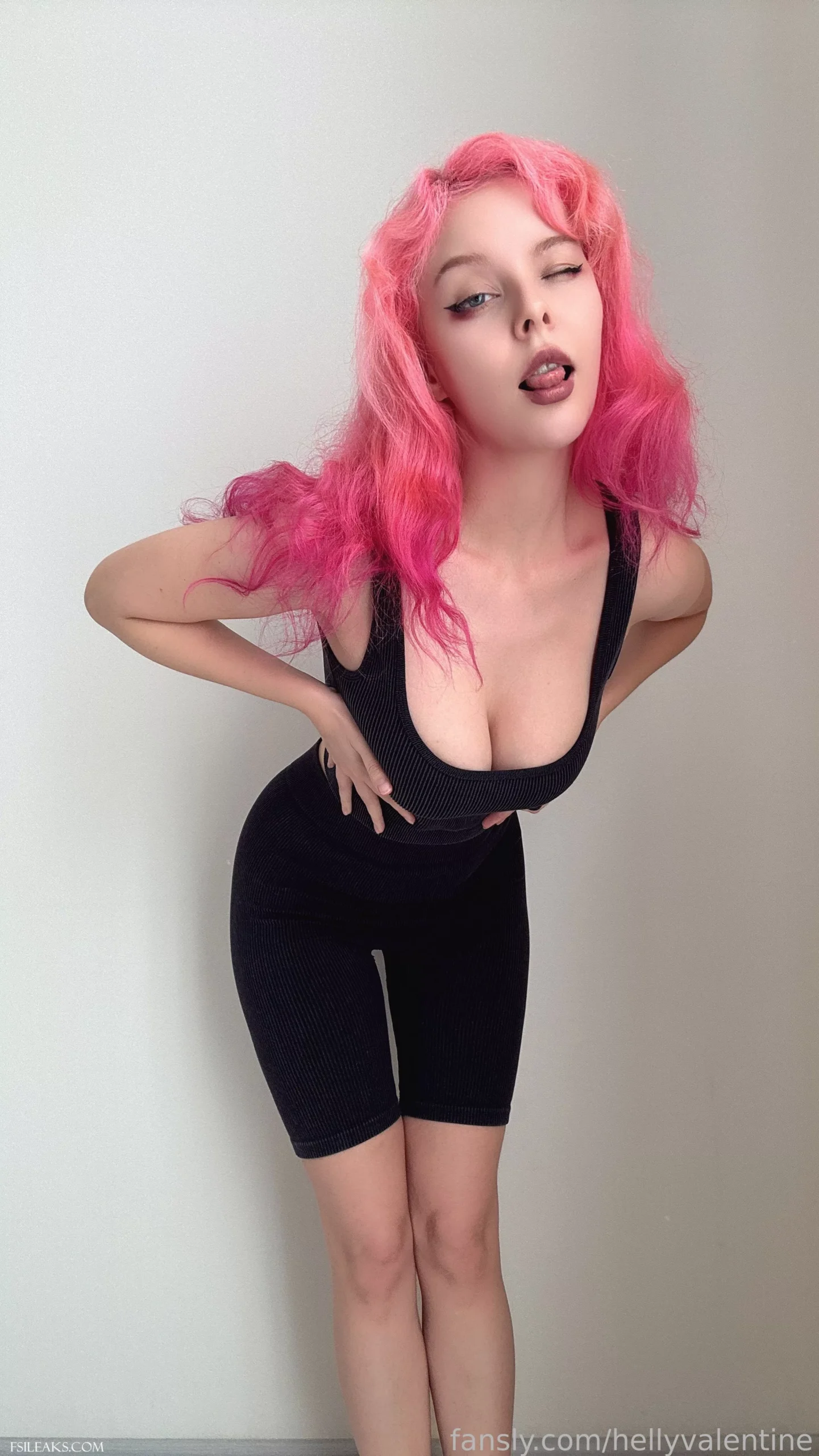 Helly Valentine OnlyFans Gym Girlfriend Cospaly Set - 14 Helly Valentine OnlyFans Gym Girlfriend Cospaly Set - 13