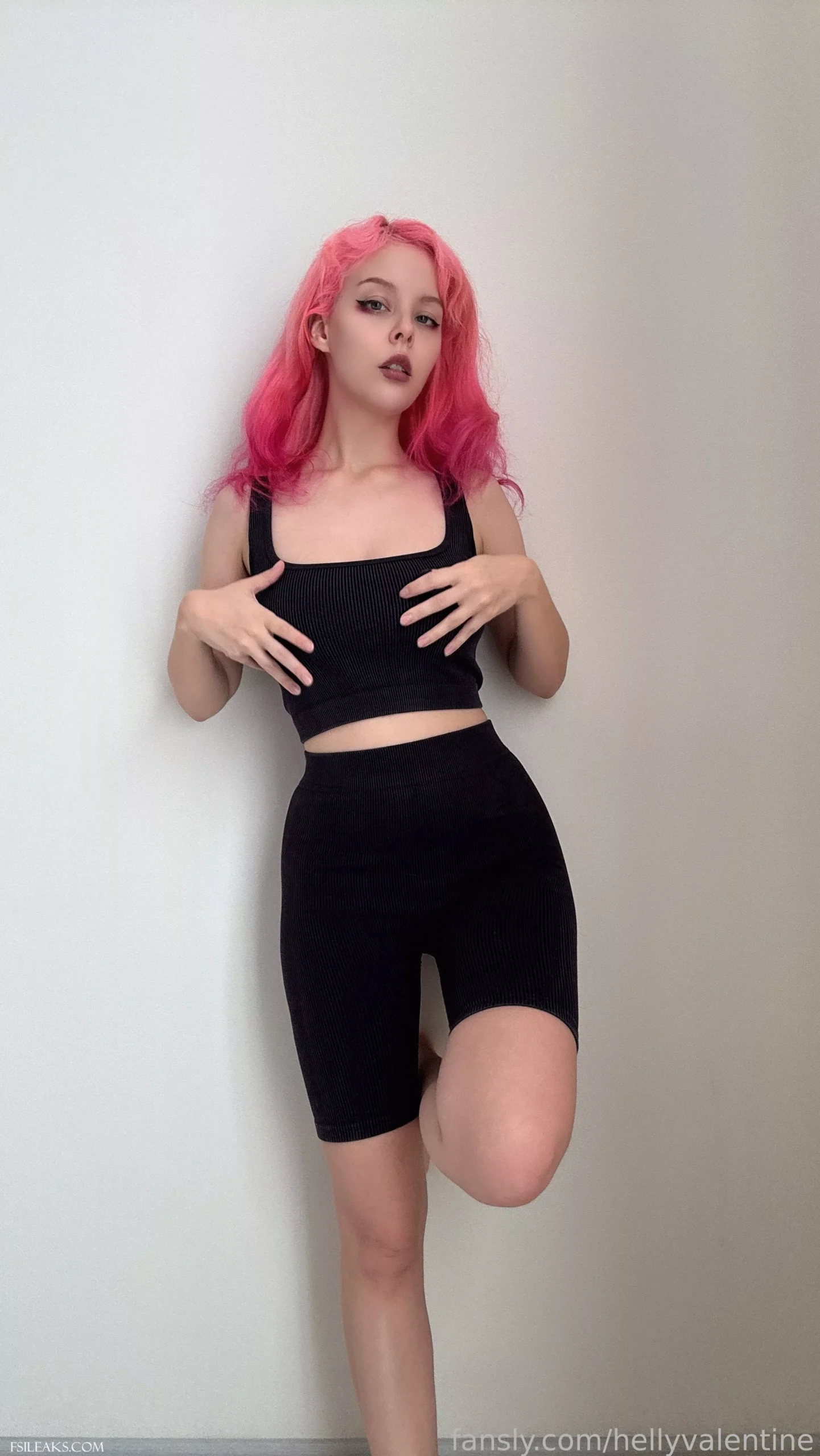 Helly Valentine OnlyFans Gym Girlfriend Cospaly Set - 30 Helly Valentine OnlyFans Gym Girlfriend Cospaly Set - 29