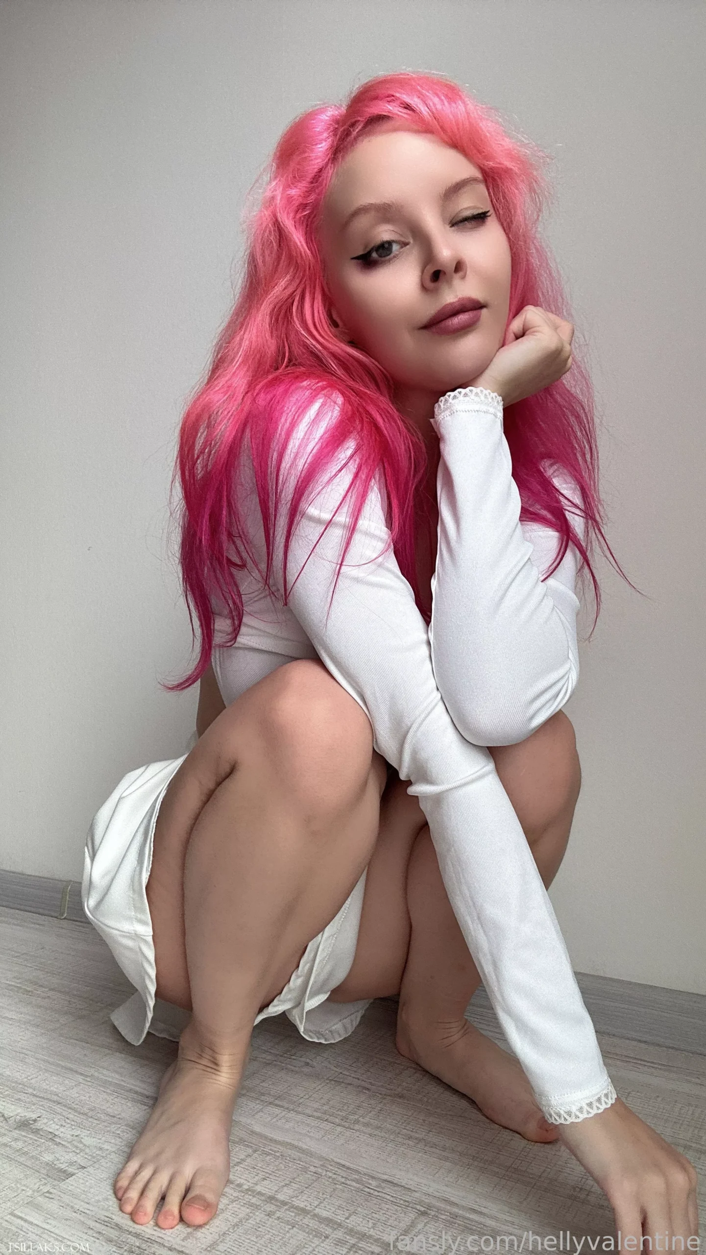 Helly Valentine OnlyFans White Short Skirts Set - 4 Helly Valentine OnlyFans White Short Skirts Set - 3