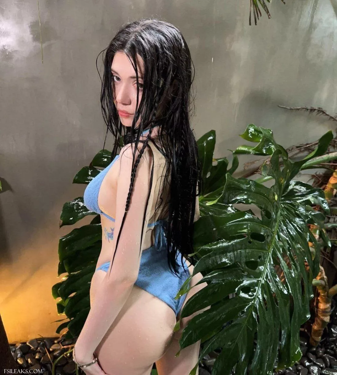 Alina Becker Patreon High-Cut Bikini Set - 8 Alina Becker Patreon High-Cut Bikini Set - 7