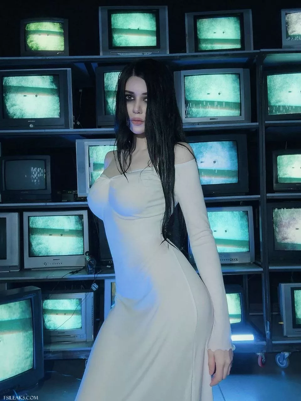 Alina Becker Samara Morgan Sexy Cosplay Set - 2 Alina Becker Samara Morgan Sexy Cosplay Set - 1