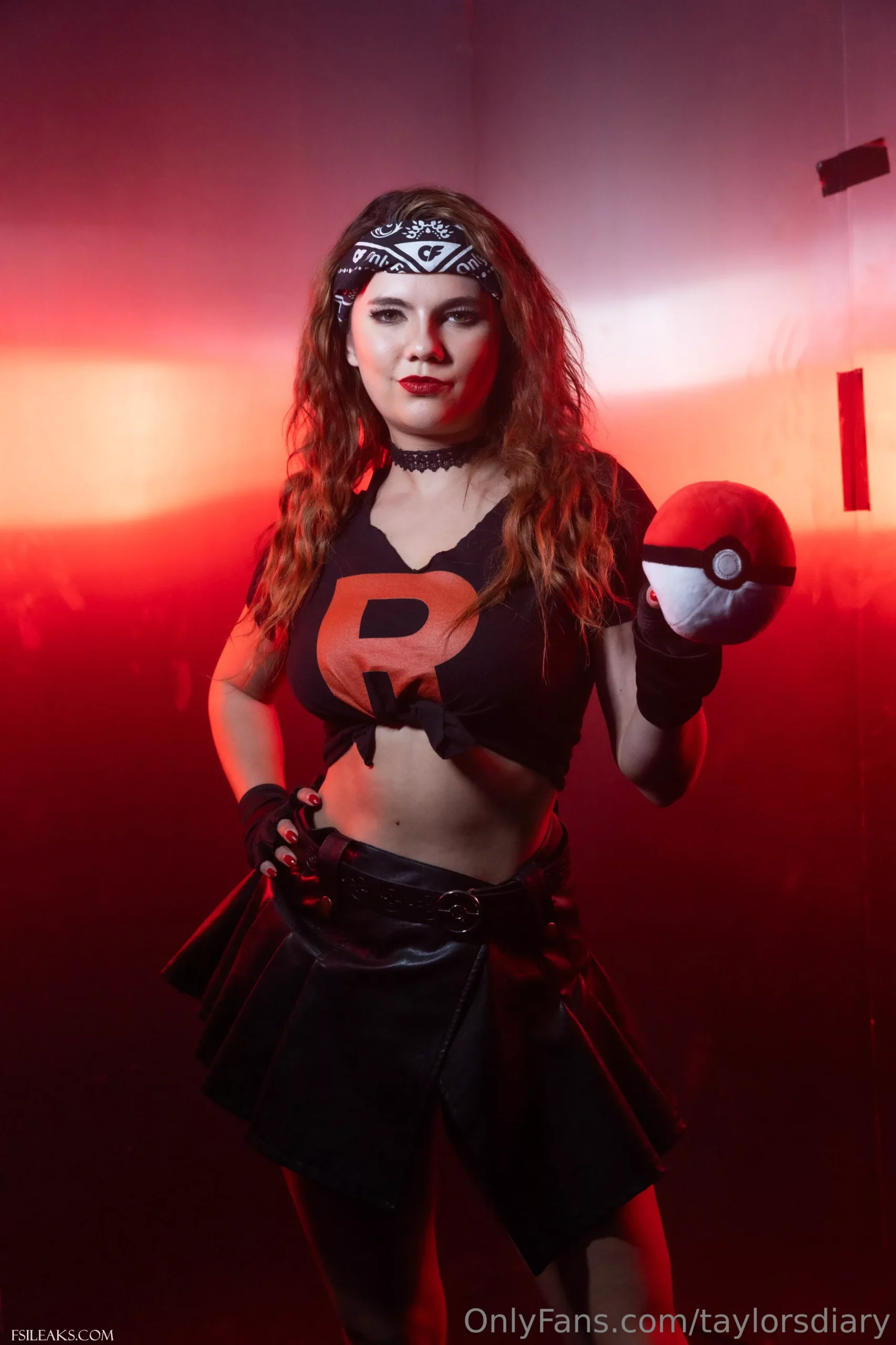 Dare Taylor OnlyFans Team Rocket Grunt Nude Cosplay Set - 1