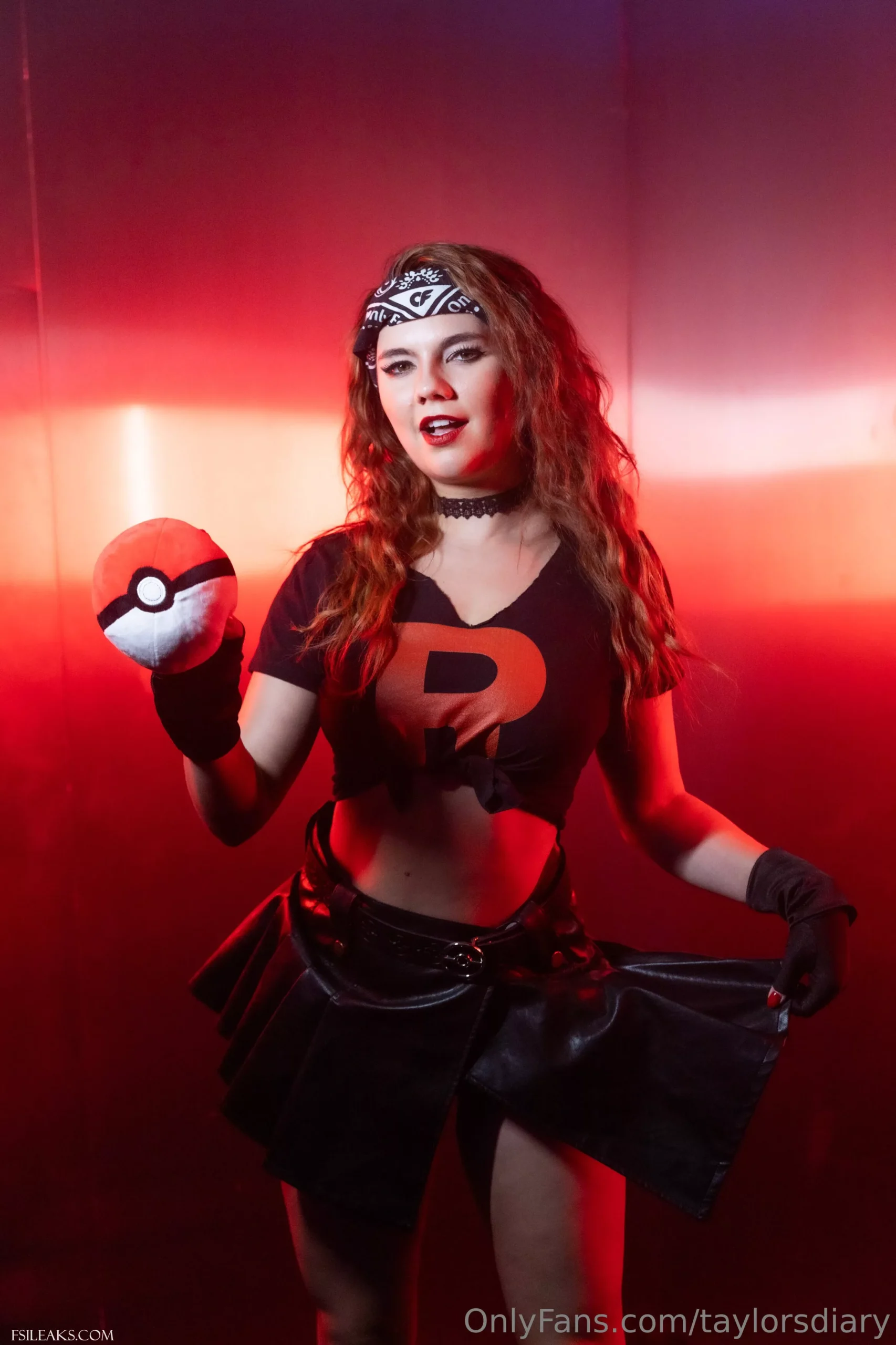 Dare Taylor OnlyFans Team Rocket Grunt Nude Cosplay Set - 3