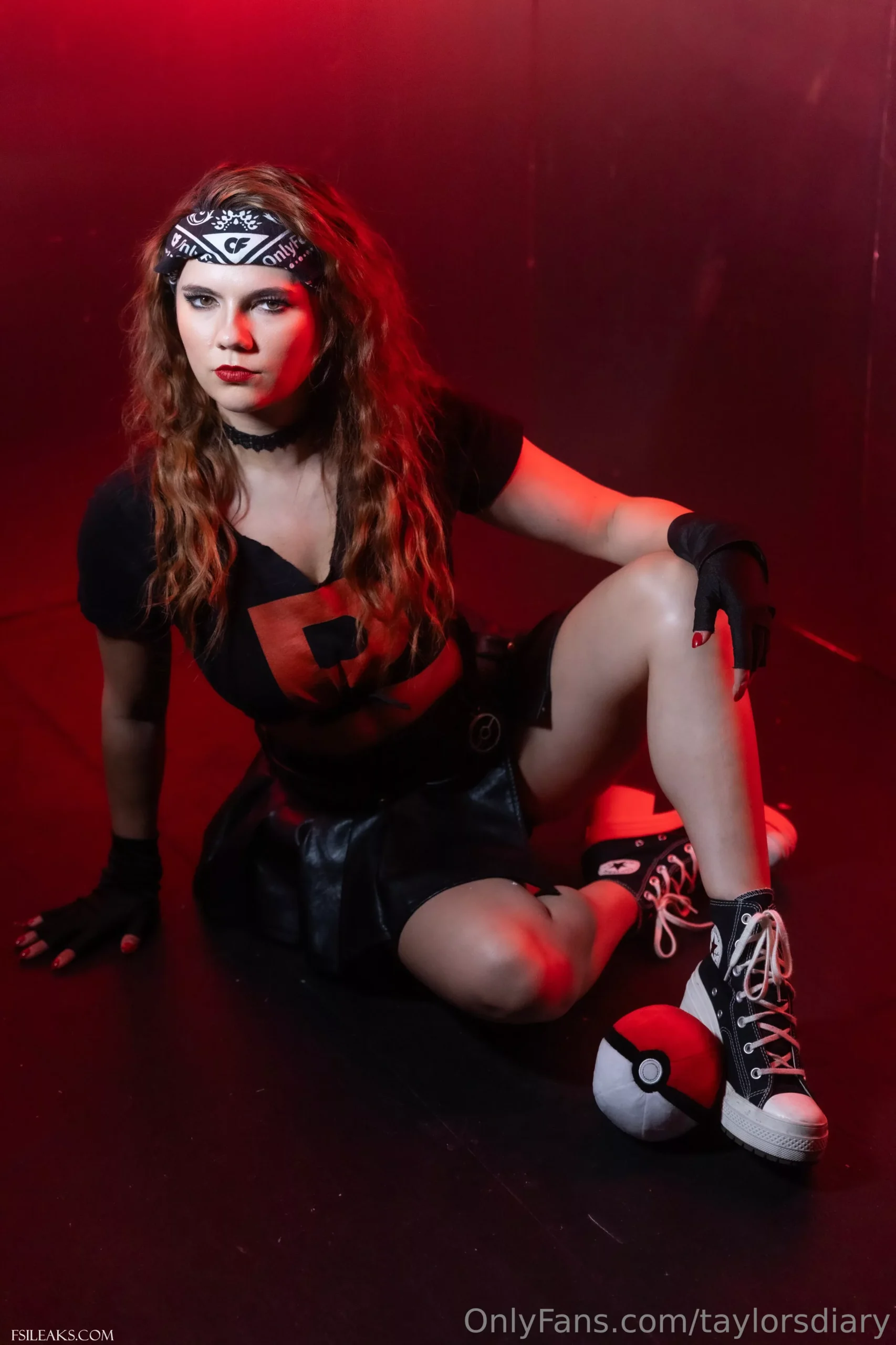 Dare Taylor OnlyFans Team Rocket Grunt Nude Cosplay Set - 11