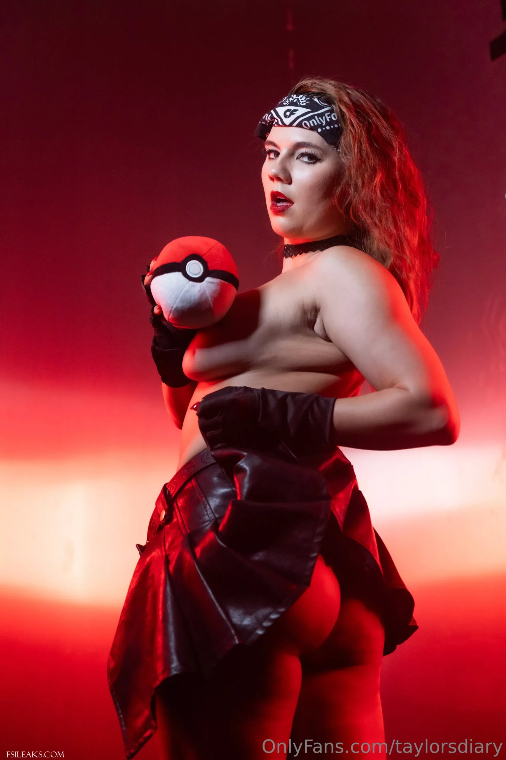 Dare Taylor OnlyFans Team Rocket Grunt Nude Cosplay Set - 23