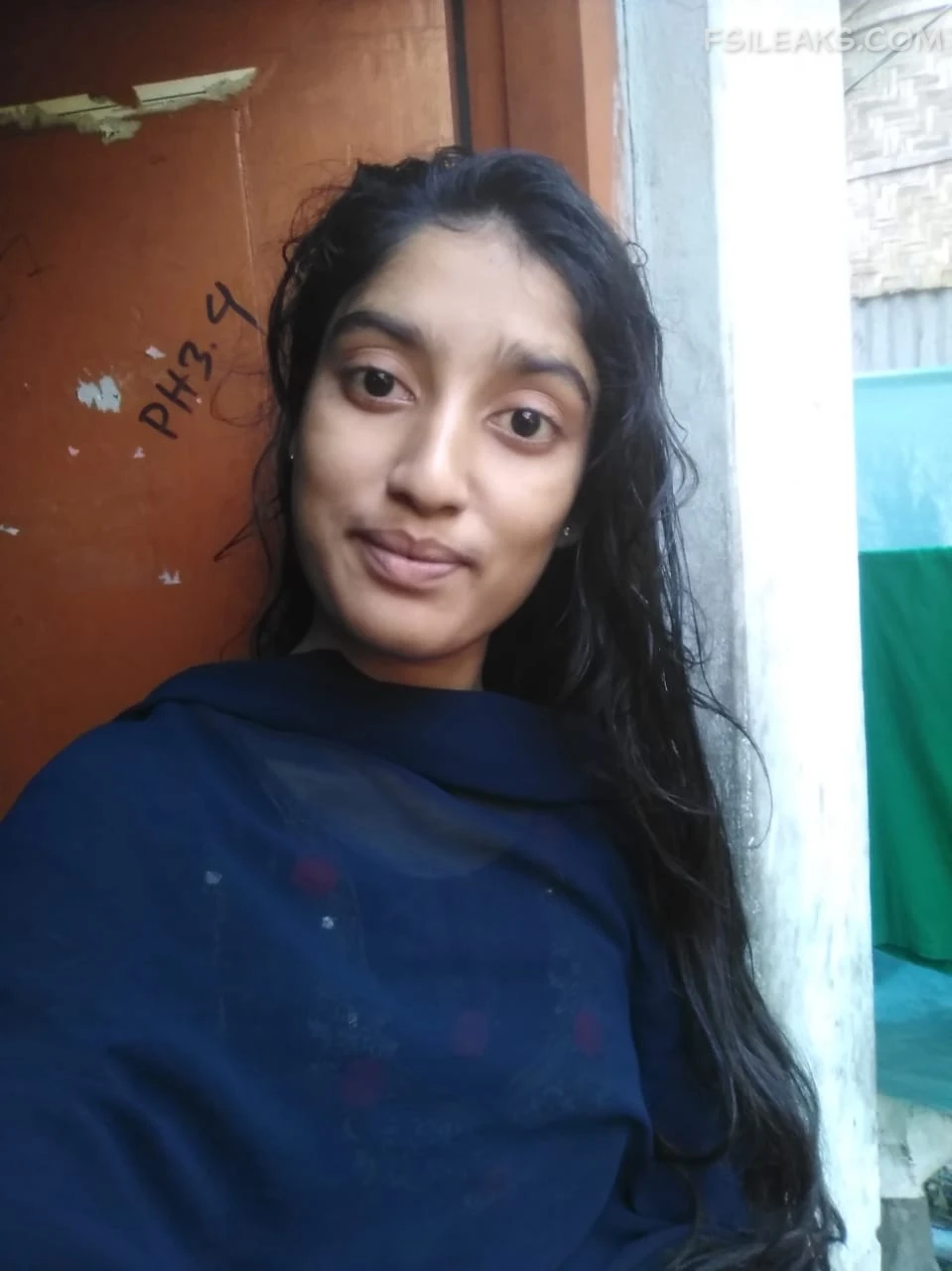 Bangladeshi Cute Girl Showing Boobs Nude Photos - 39