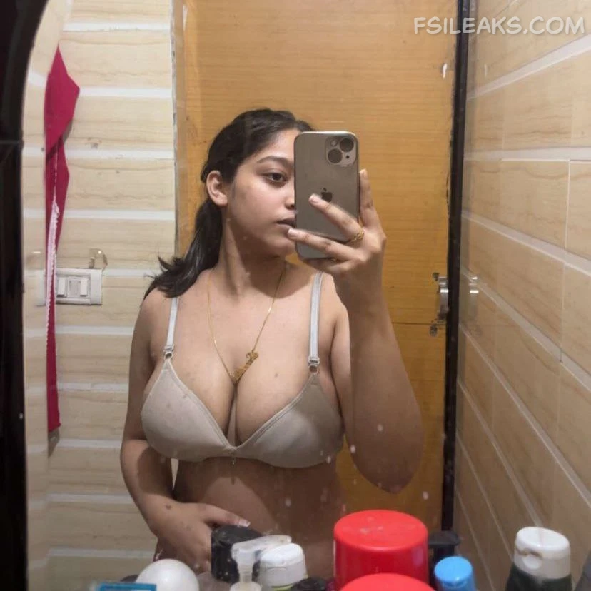 Beautiful Busty Girl Showing Boobs Nude Photos - 25