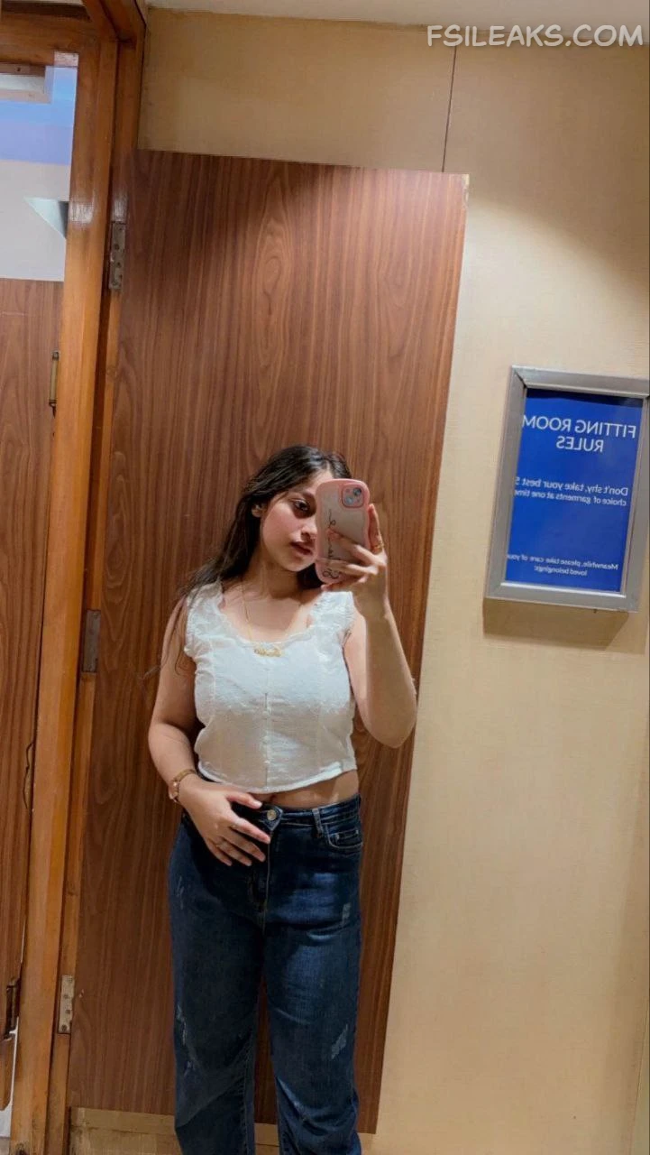 Beautiful Chubby Girl Showing Her Boobs Nude Show Photos - 10 Beautiful Chubby Girl Showing Her Boobs Nude Show Photos - 9