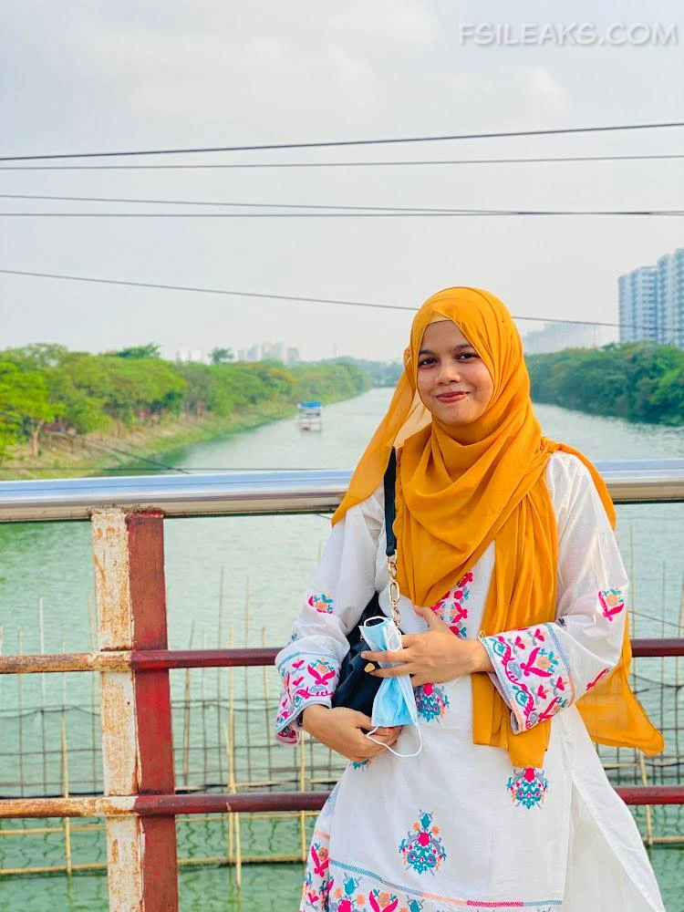 Beautiful Cute Hijabi Girlfriend Nude Show Photos Part 1 - 9