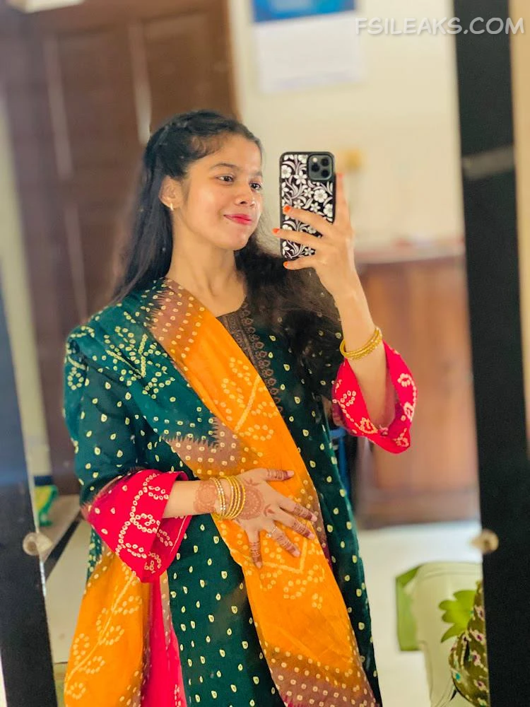 Beautiful Cute Hijabi Girlfriend Nude Show Photos Part 2 - 1