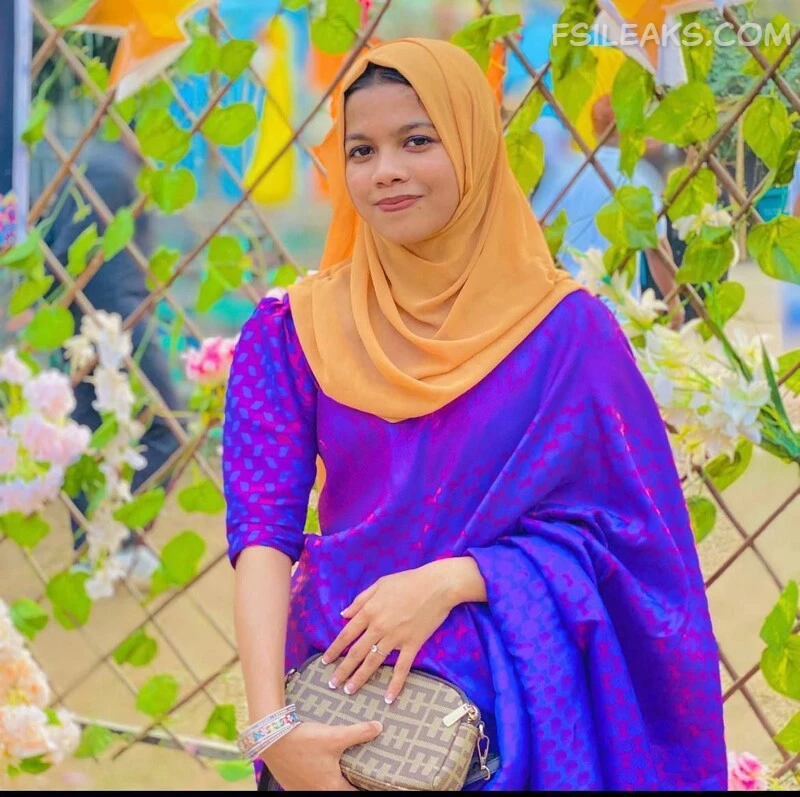 Beautiful Cute Hijabi Girlfriend Nude Show Photos Part 2 - 23