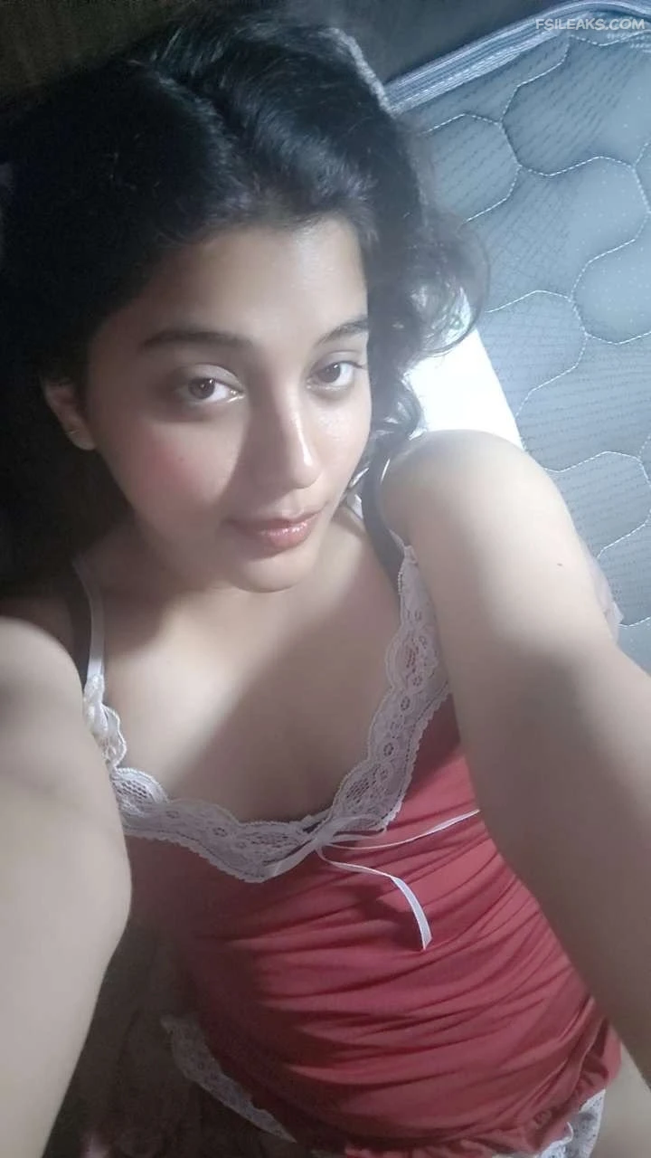 Beautiful Slim Girlfriend Nude Show Photos - 4 Beautiful Slim Girlfriend Nude Show Photos - 3