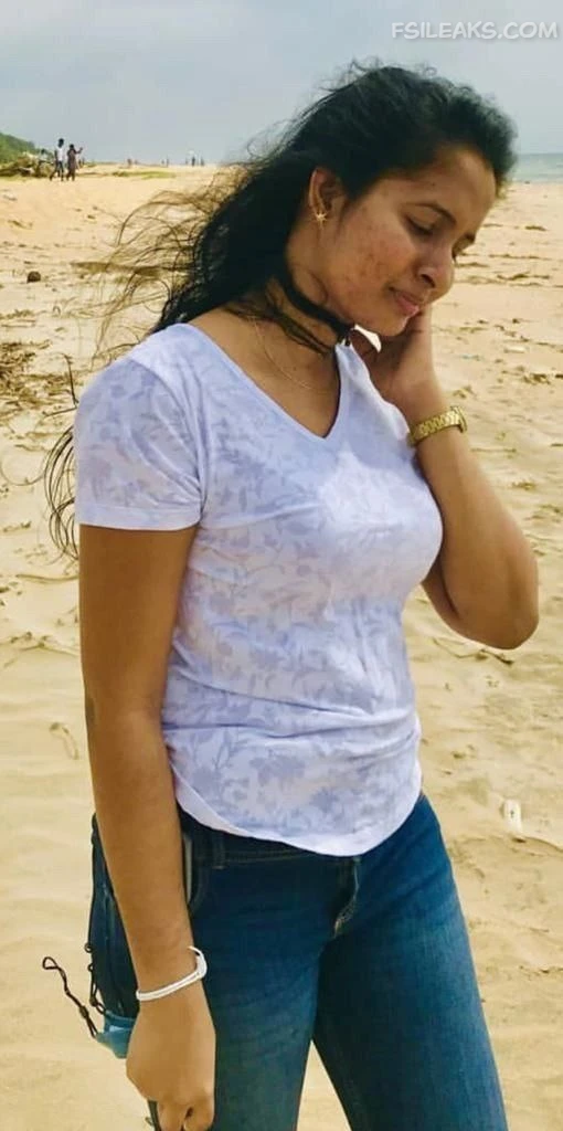 Beautiful Sri Lankan Milf Nude Show Photos - 25