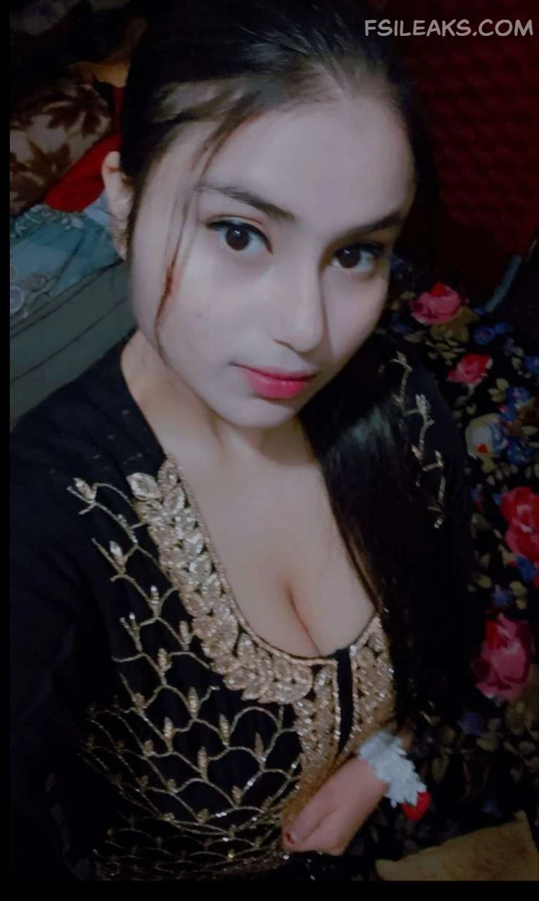 Beautiful Tanker Girl Boobs Nude Show Photos - 13