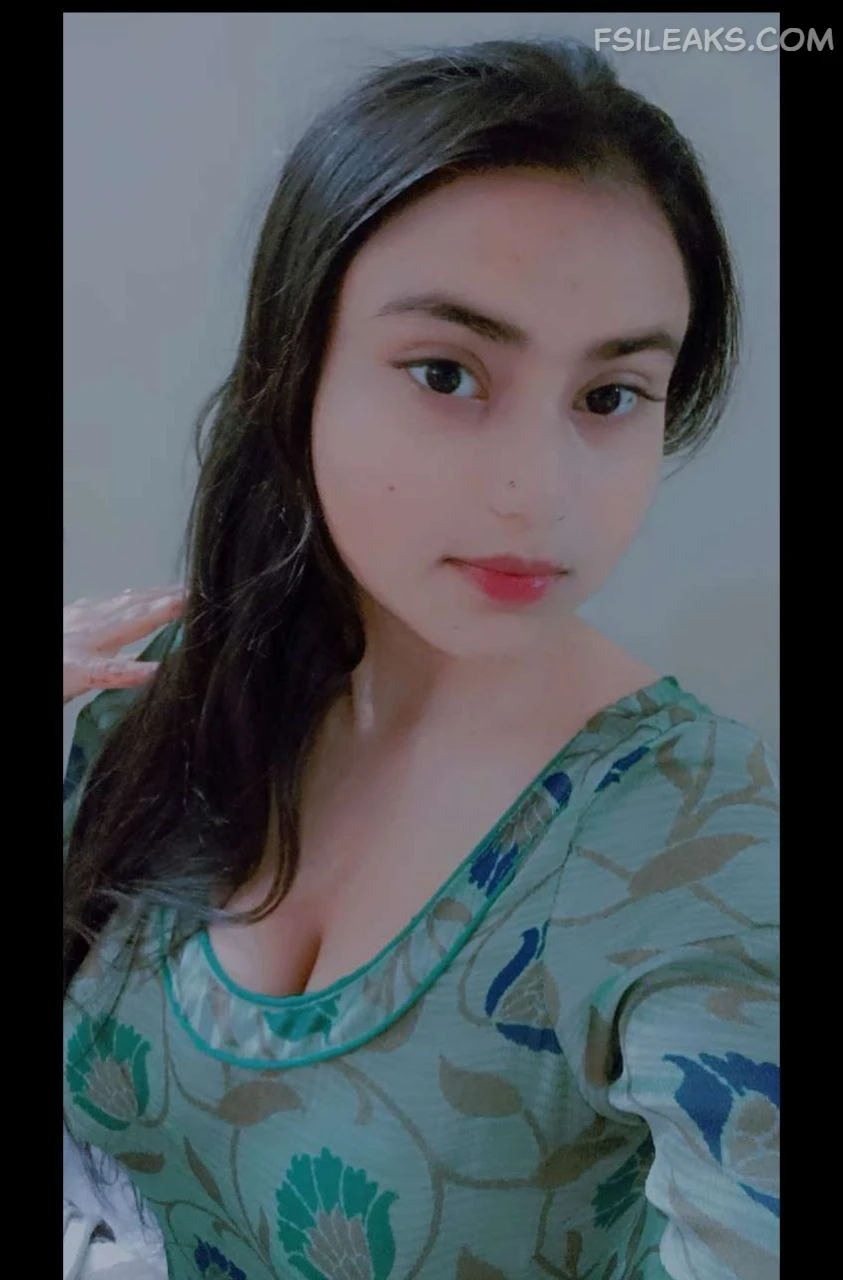 Beautiful Tanker Girl Boobs Nude Show Photos - 15